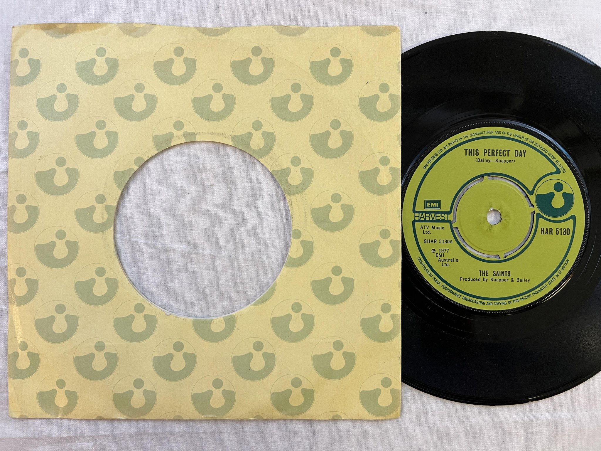 Omslagsbild för skivan THE SAINTS this perfect day 7" -77 UK HARVEST HAR 5130