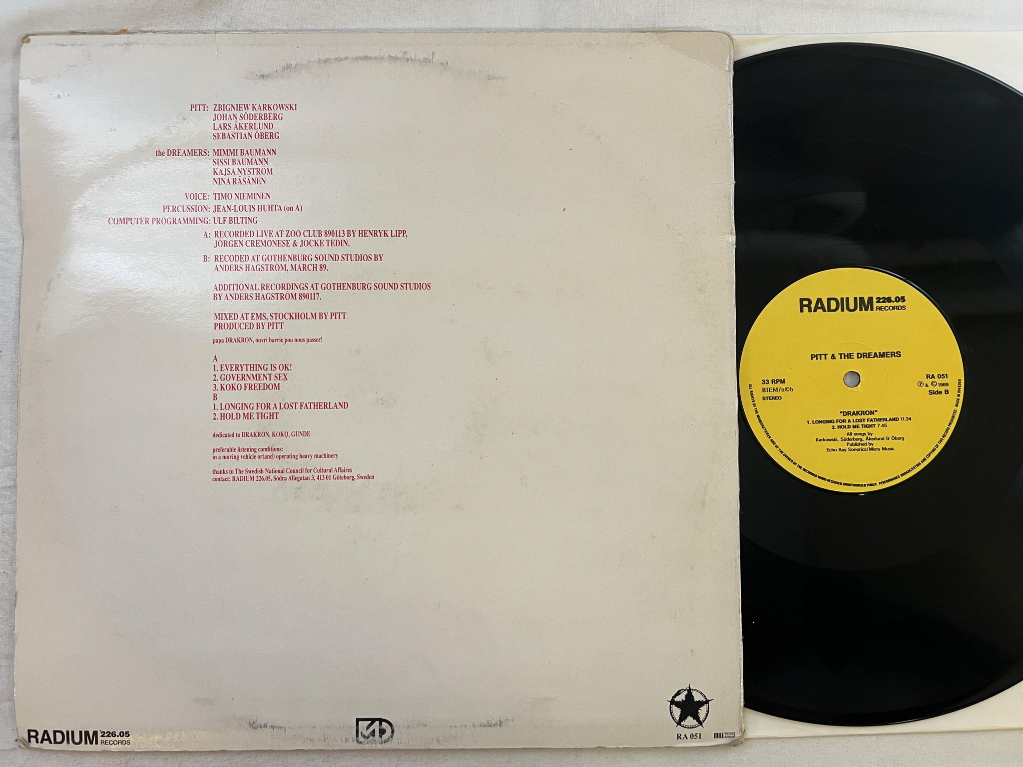 Omslagsbild för skivan P.I.T.T. & THE DREAMERS Drakron LP -89 Swe RADIUM 226.05 RA 051