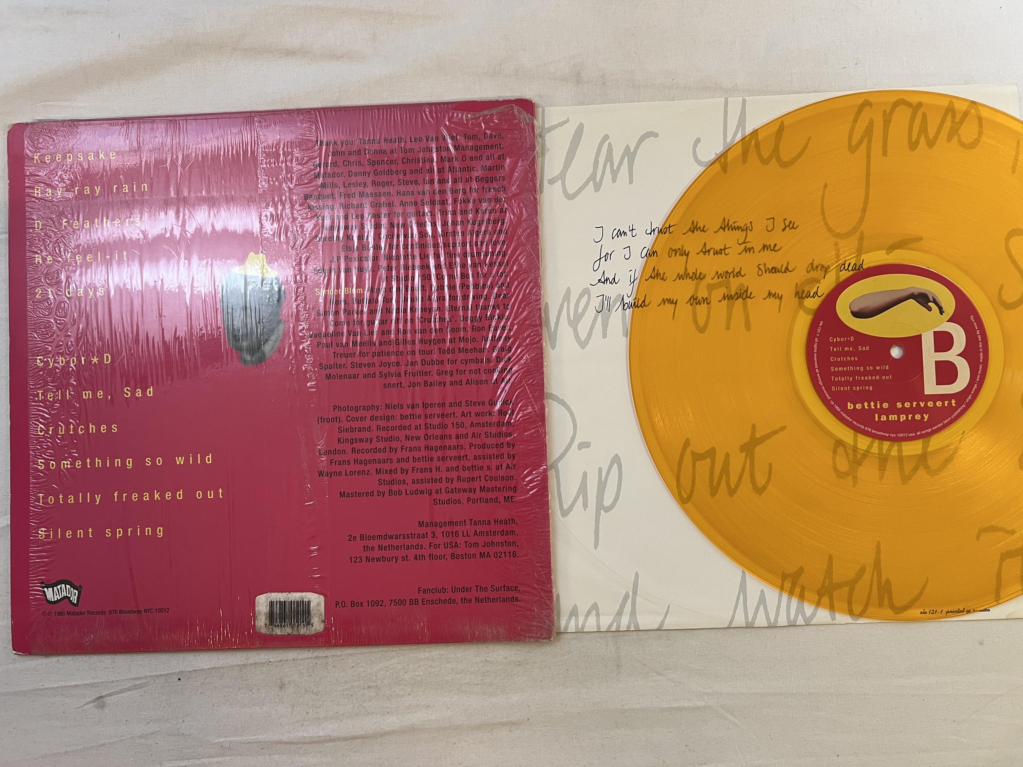 Omslagsbild för skivan BETTIE SERVEERT Lamprey LP -95 US matador ole 121-1 *** Indie Rock ***