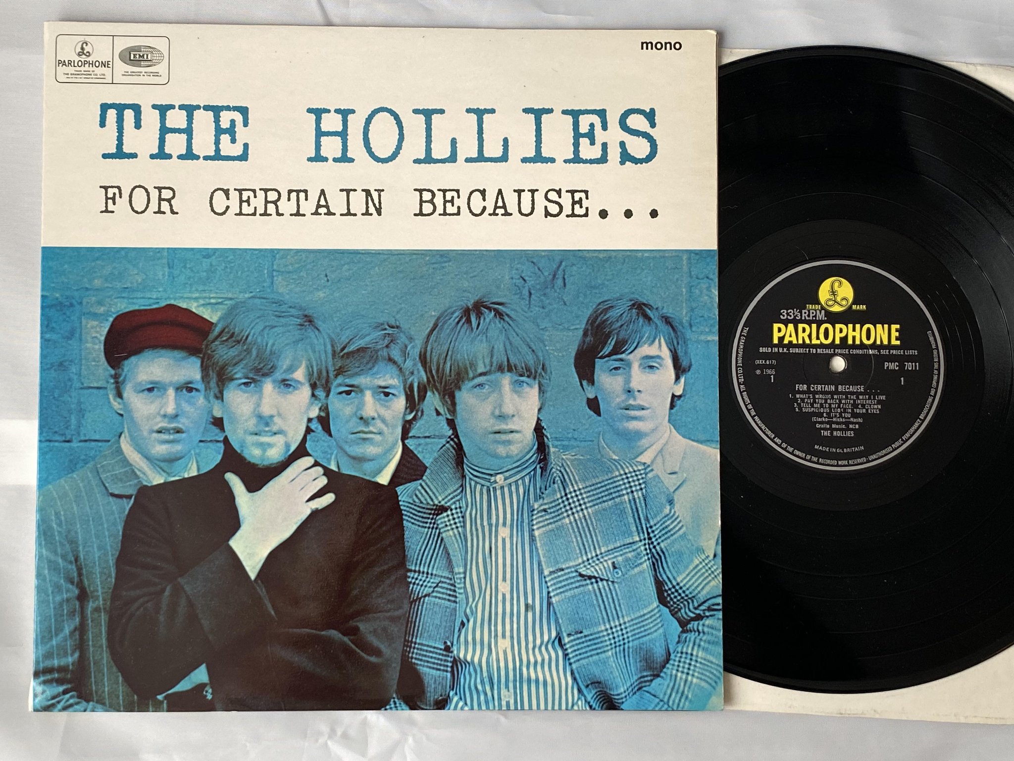 Omslagsbild för skivan THE HOLLIES for certain because LP -66 UK PARLOPHONE PMC 7011