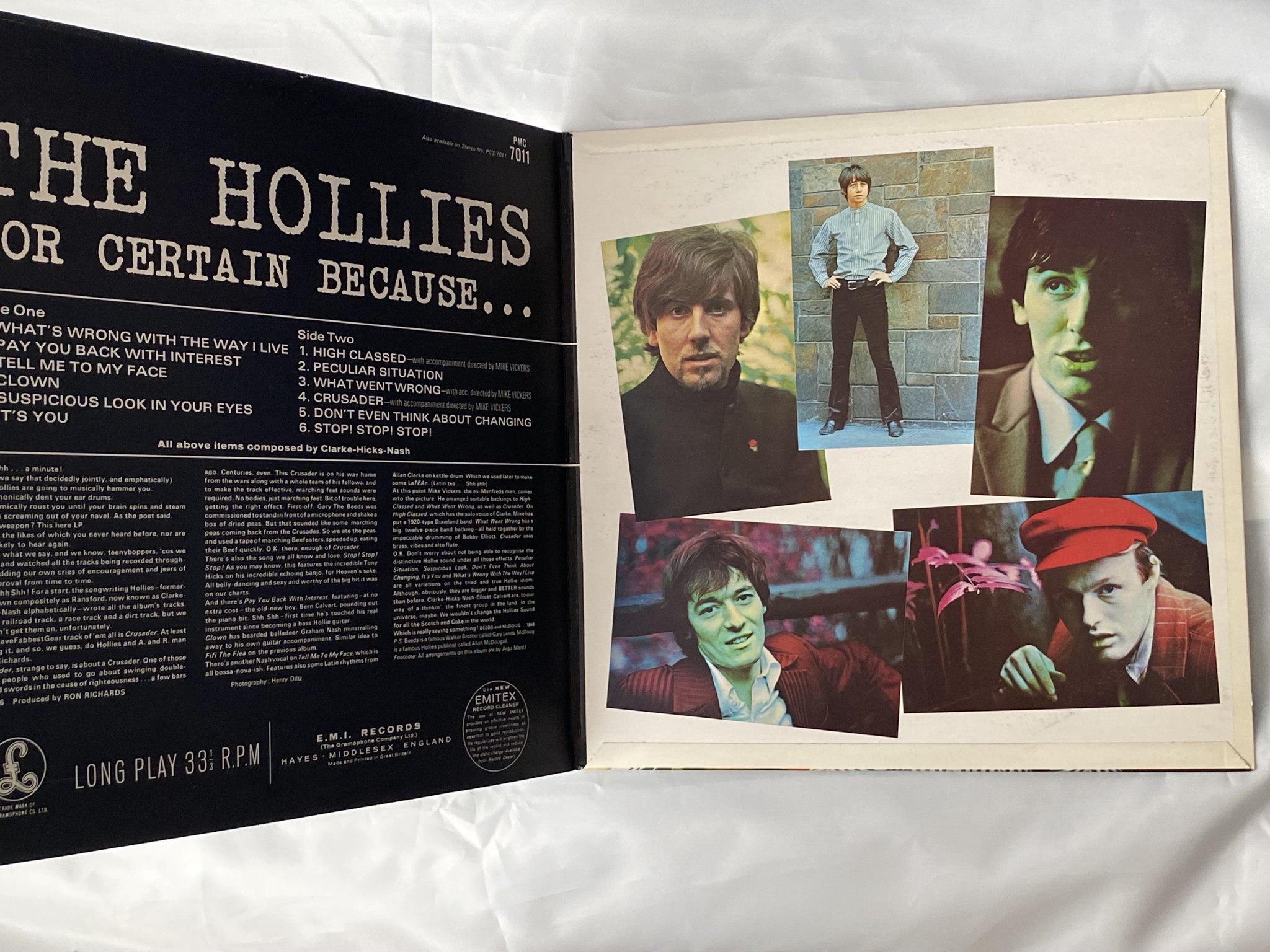 Omslagsbild för skivan THE HOLLIES for certain because LP -66 UK PARLOPHONE PMC 7011