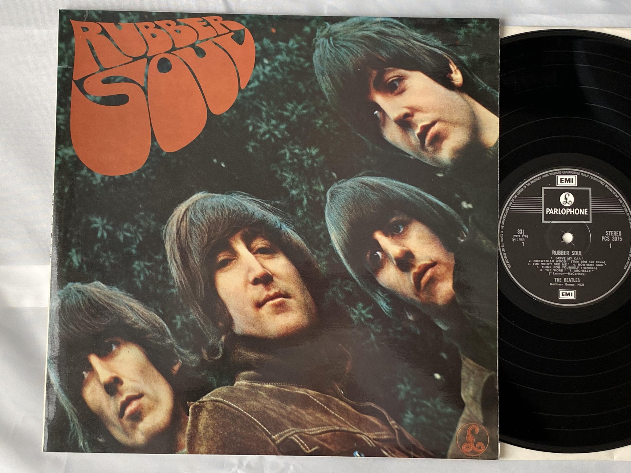 Omslagsbild för skivan THE BEATLES rubber soul LP UK EMI/PARLOPHONE PCS 3075
