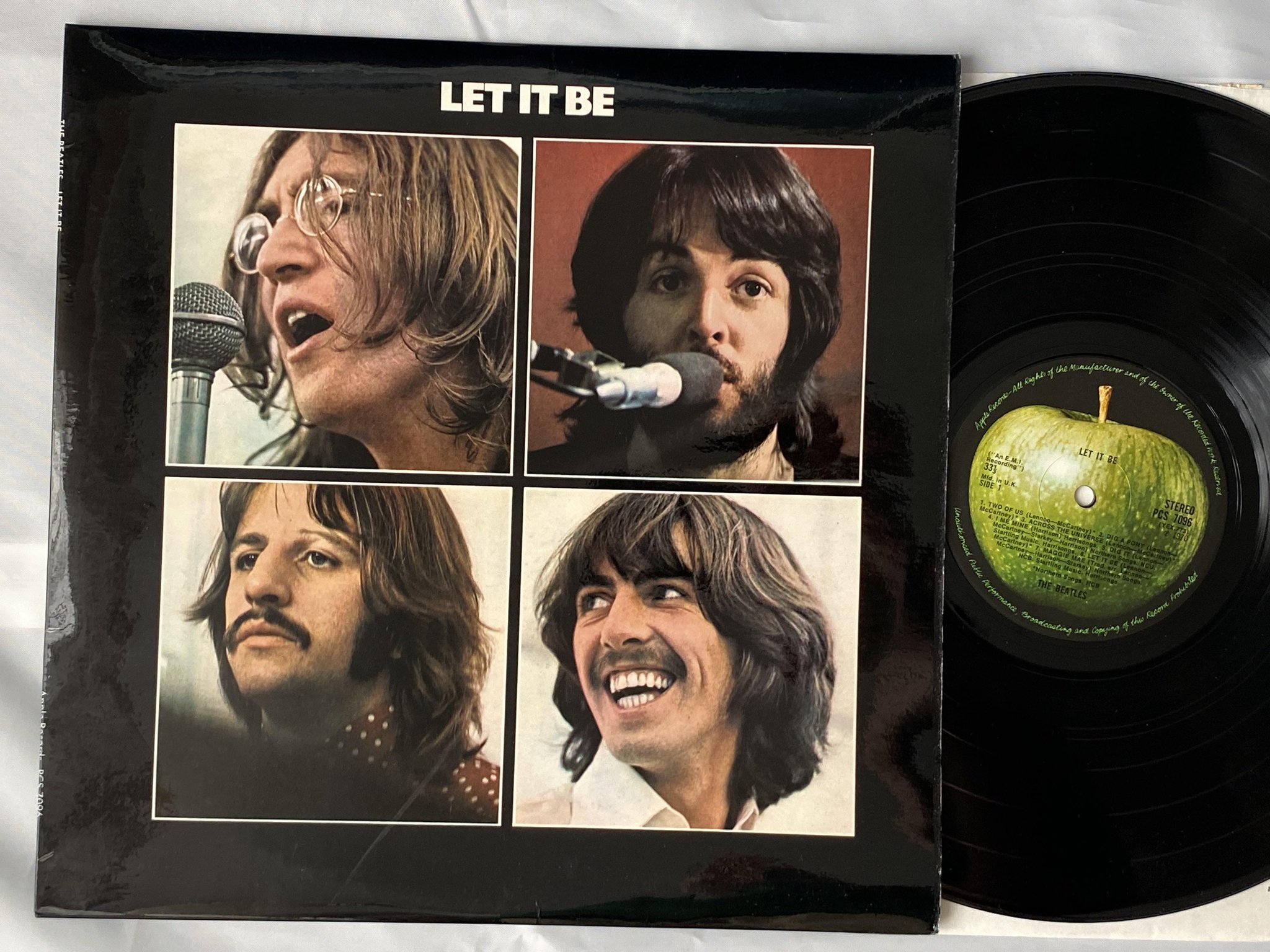 Omslagsbild för skivan THE BEATLES let it be LP -70 UK APPLE PCS 7096