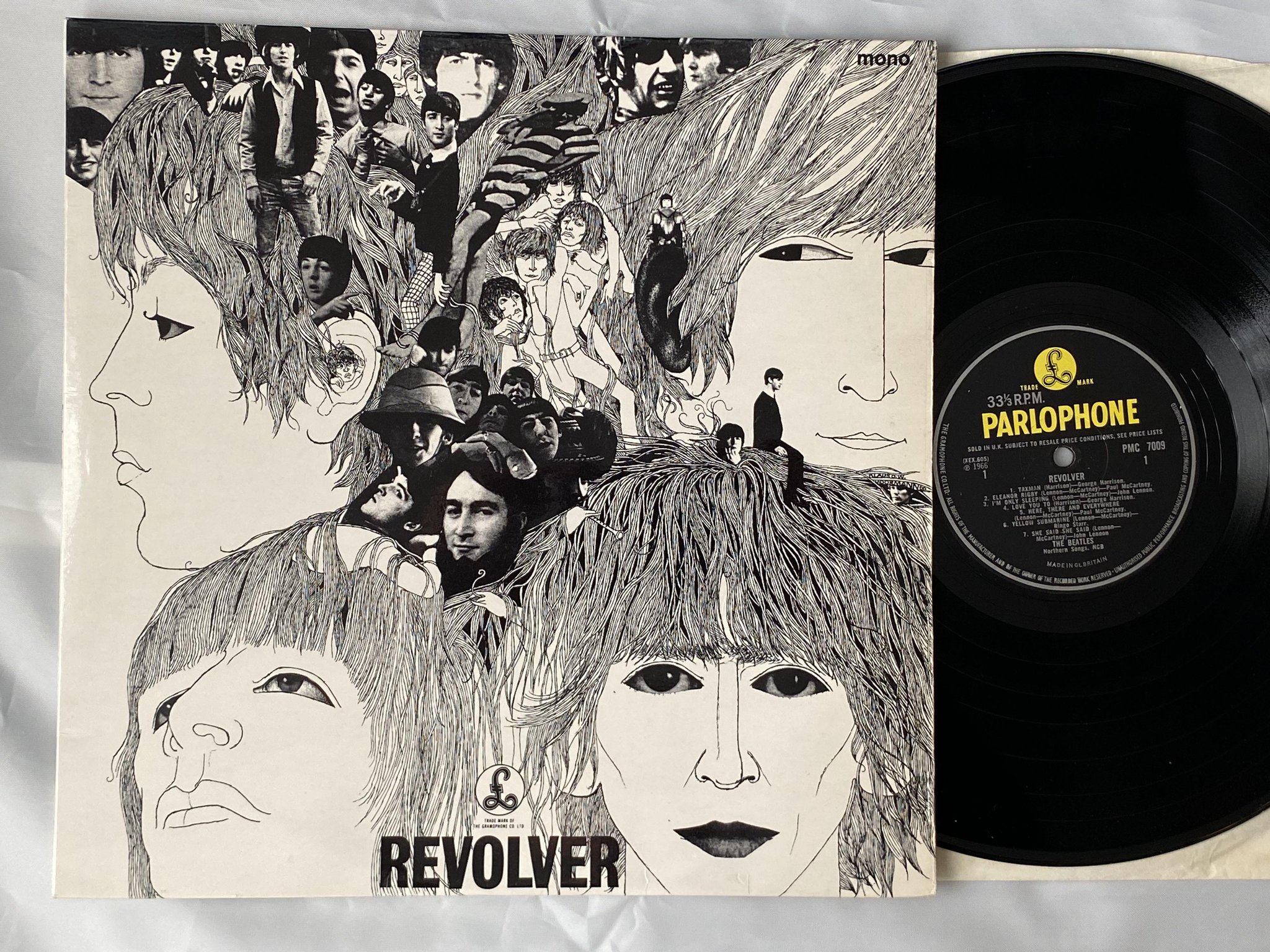 Omslagsbild för skivan THE BEATLES revolver LP -66 UK PARLOPHONE PMC 7009