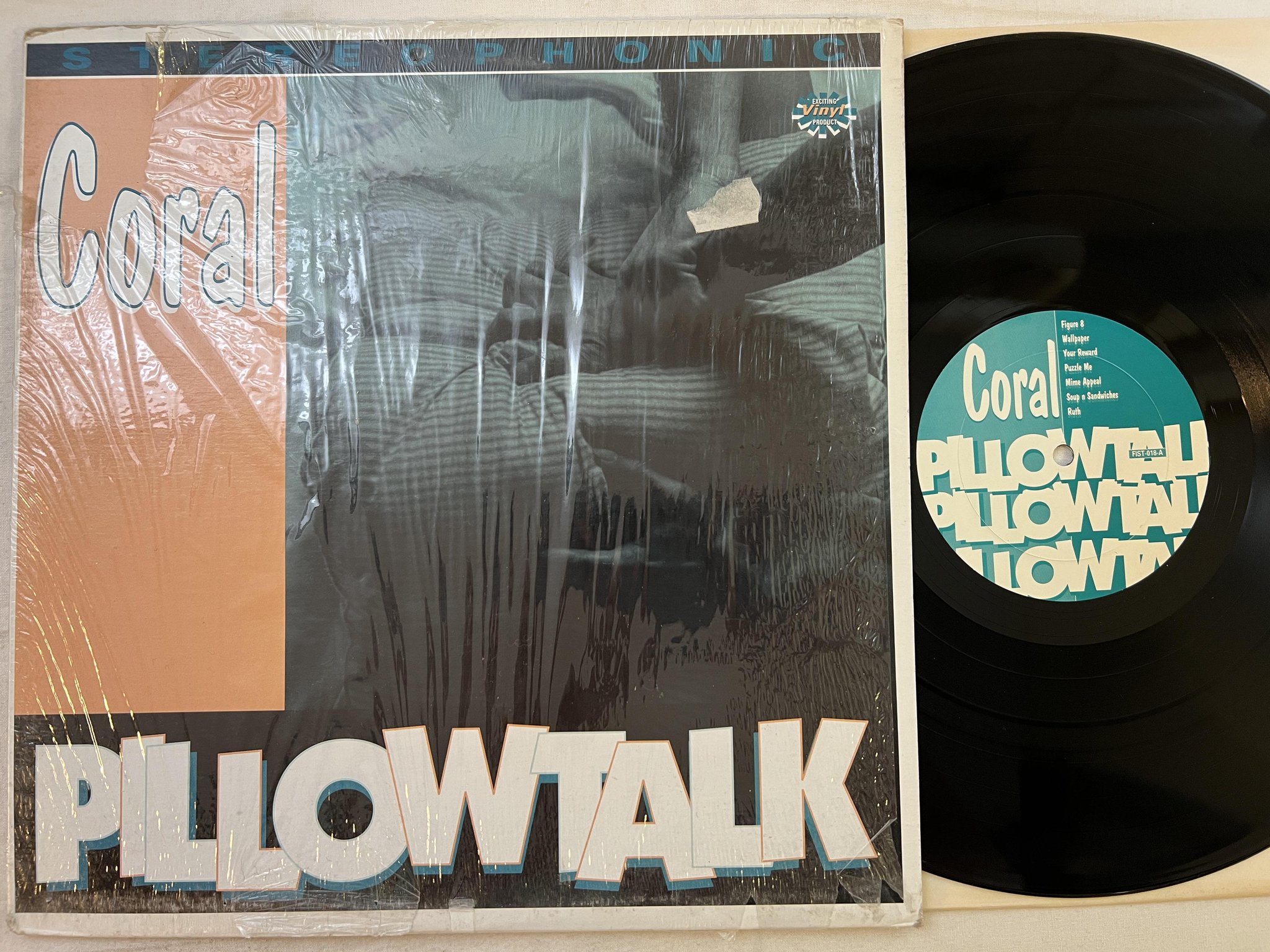 Omslagsbild för skivan CORAL pillowtalk LP -94 US FIST PUPPET FIST-018