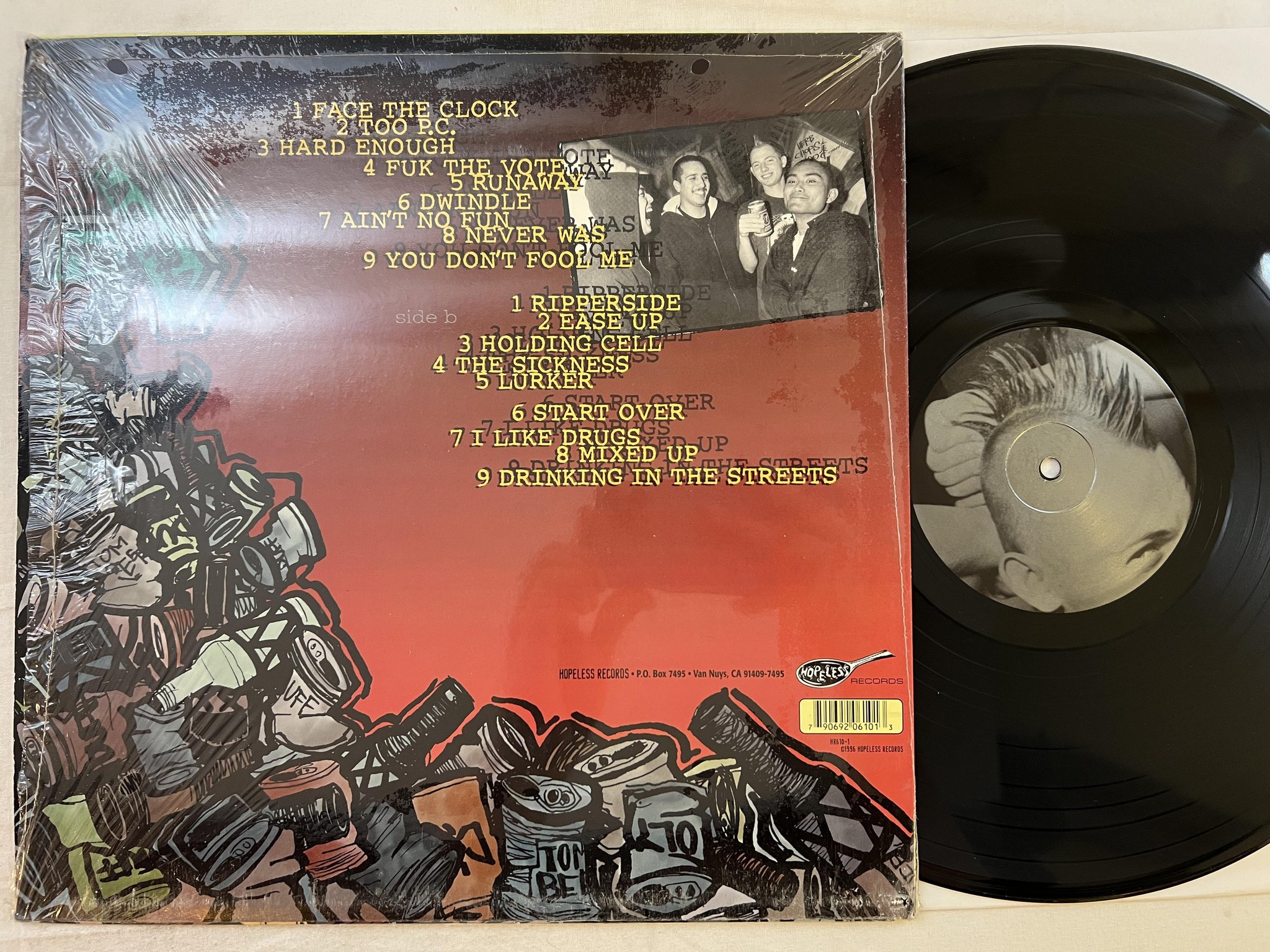 Omslagsbild för skivan FALLING SICKNESS Right On Time LP -96 US HOPELESS HR610-1 *** SKA / PUNK ***