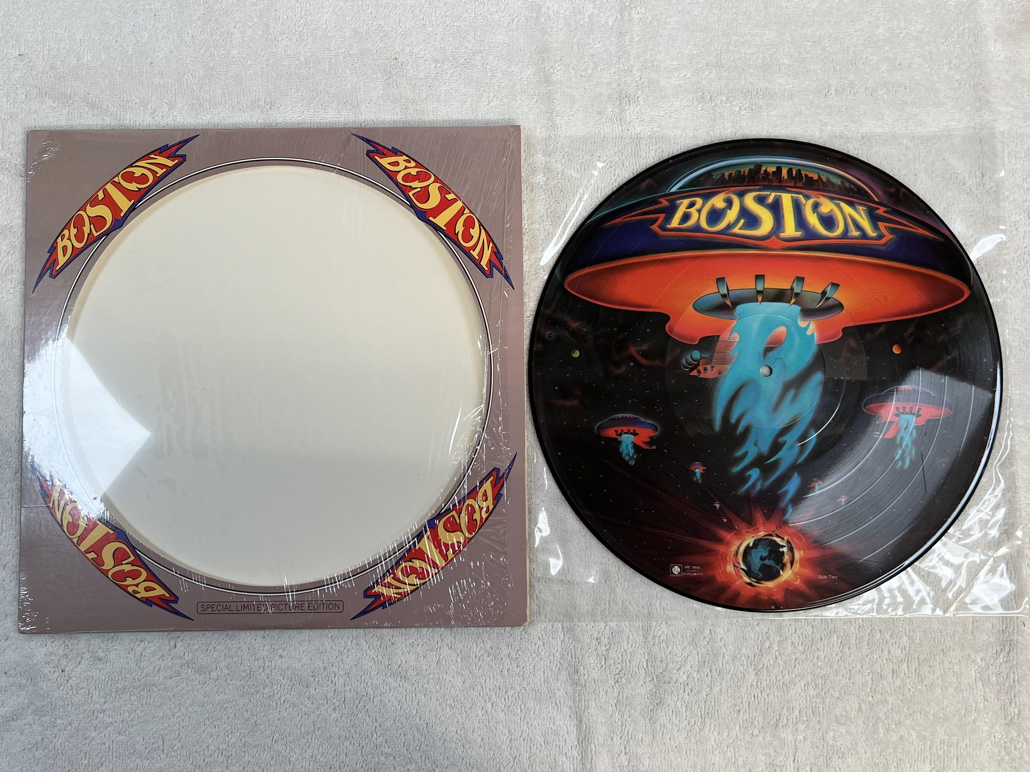 Omslagsbild för skivan BOSTON 12" Picture Disc -76 US epic 34188