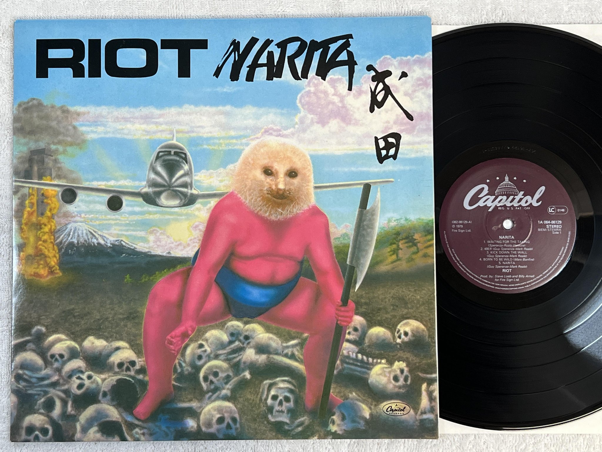 Omslagsbild för skivan RIOT narita LP -79 Hol CAPITOL 1A 064-86129