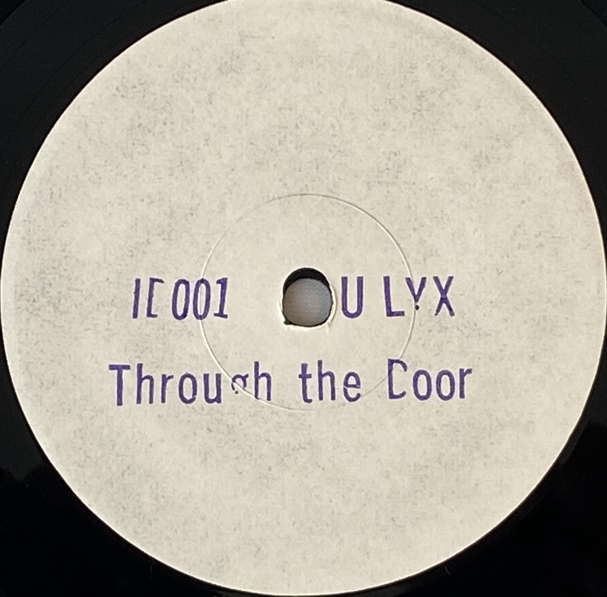 Omslagsbild för skivan U LYX Through The Door 7" -83 Swe ID 001 *** Rare swedish post-punk 45 ***