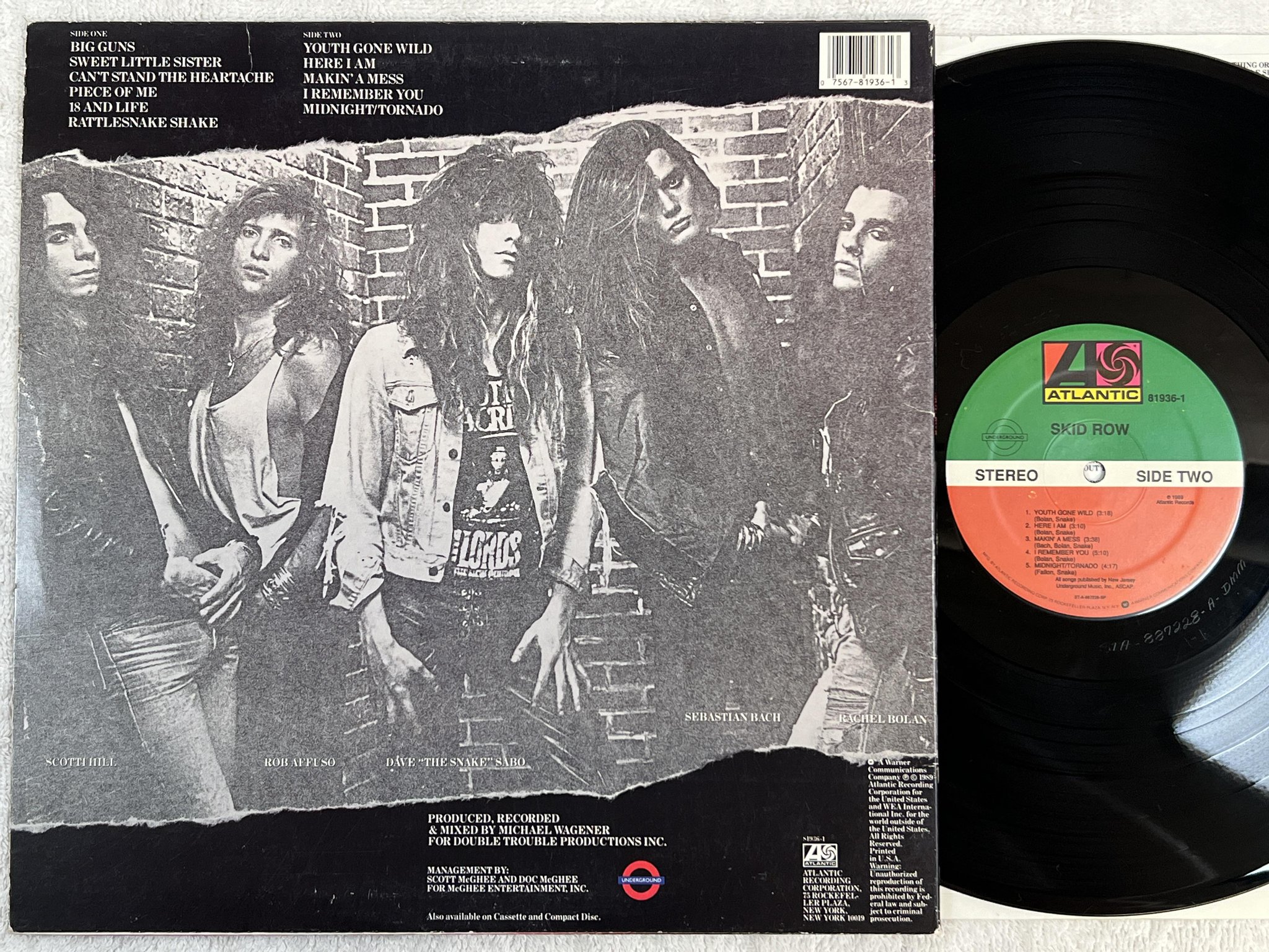 Omslagsbild för skivan SKIDROW s/t LP -89 US ATLANTIC 81936-1 *** CLASSIC ***