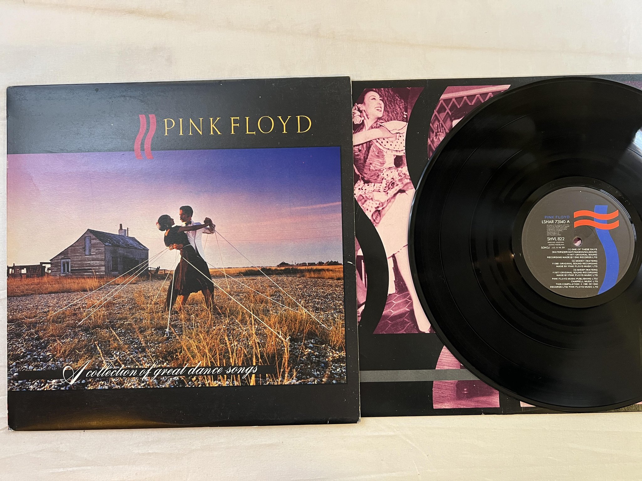 Omslagsbild för skivan PINK FLOYD a collection of great dance songs LP -82 Yugo JUGOTON LSHAR 73140