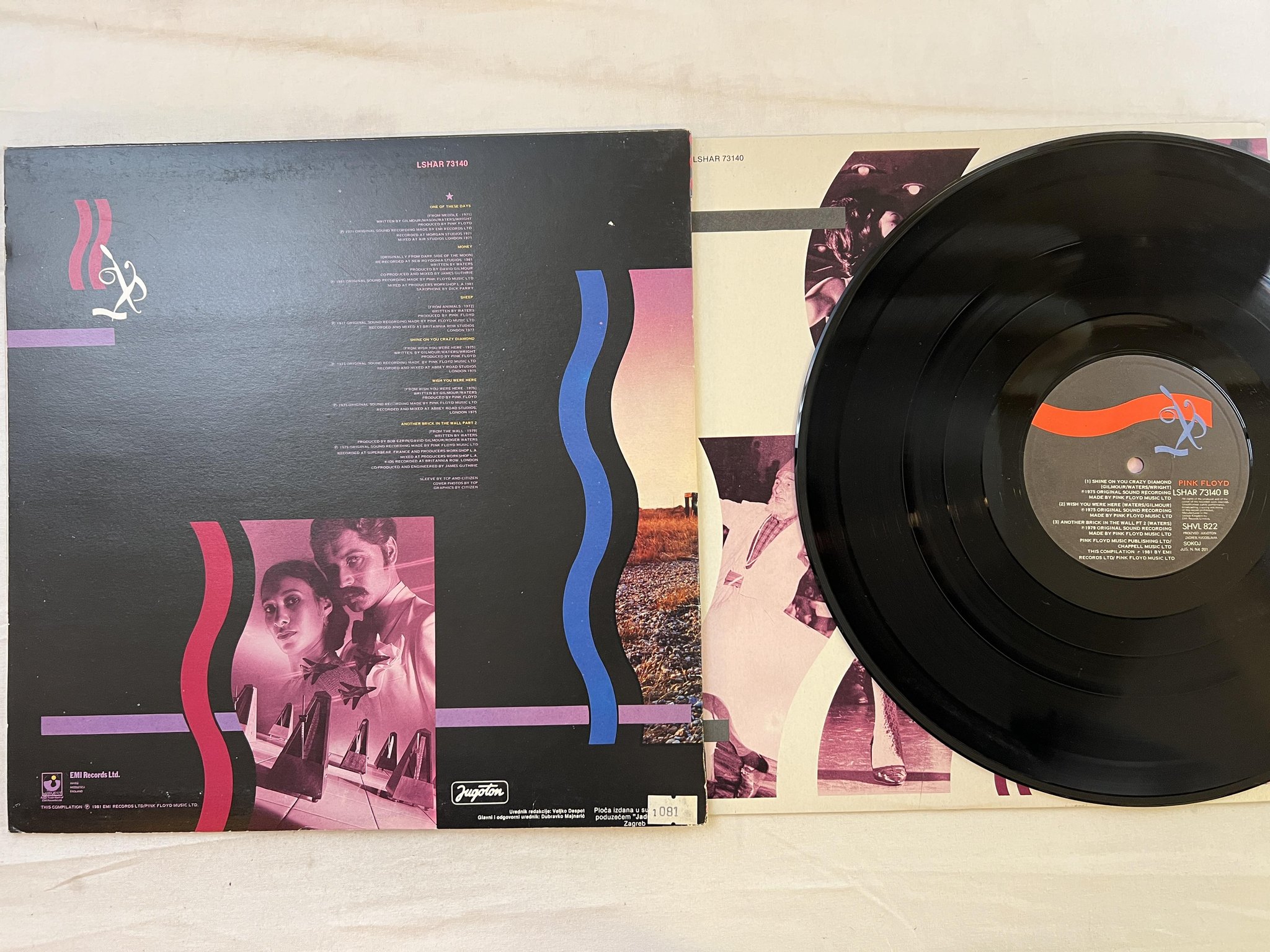 Omslagsbild för skivan PINK FLOYD a collection of great dance songs LP -82 Yugo JUGOTON LSHAR 73140