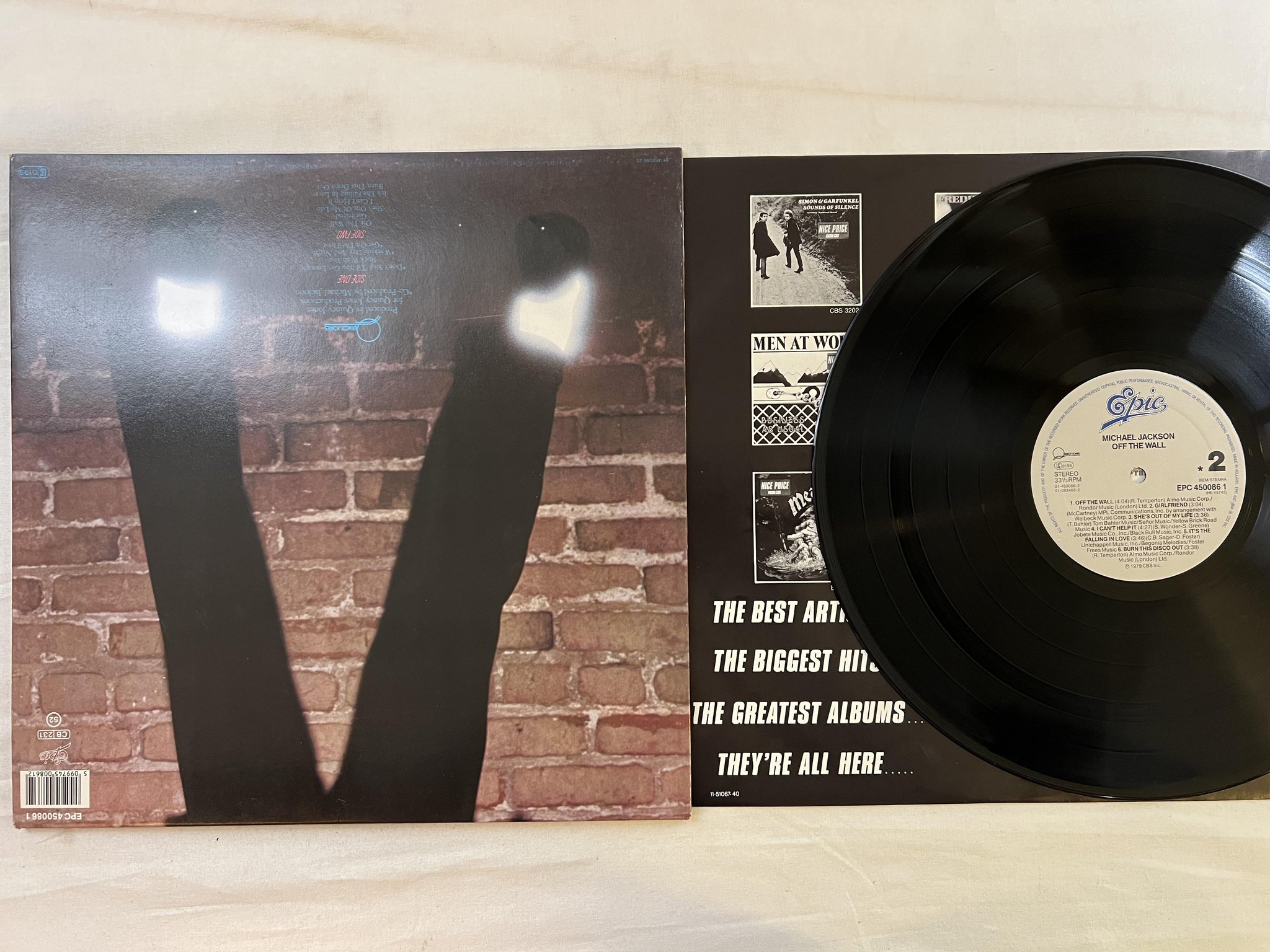 Omslagsbild för skivan MICHAEL JACKSON off the wall LP Hol EPIC EPC 4500861