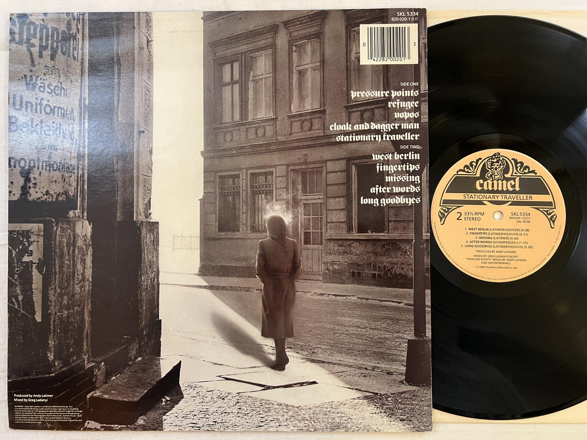 Omslagsbild för skivan CAMEL stationary traveller LP -84 UK DECCA SKL 5334