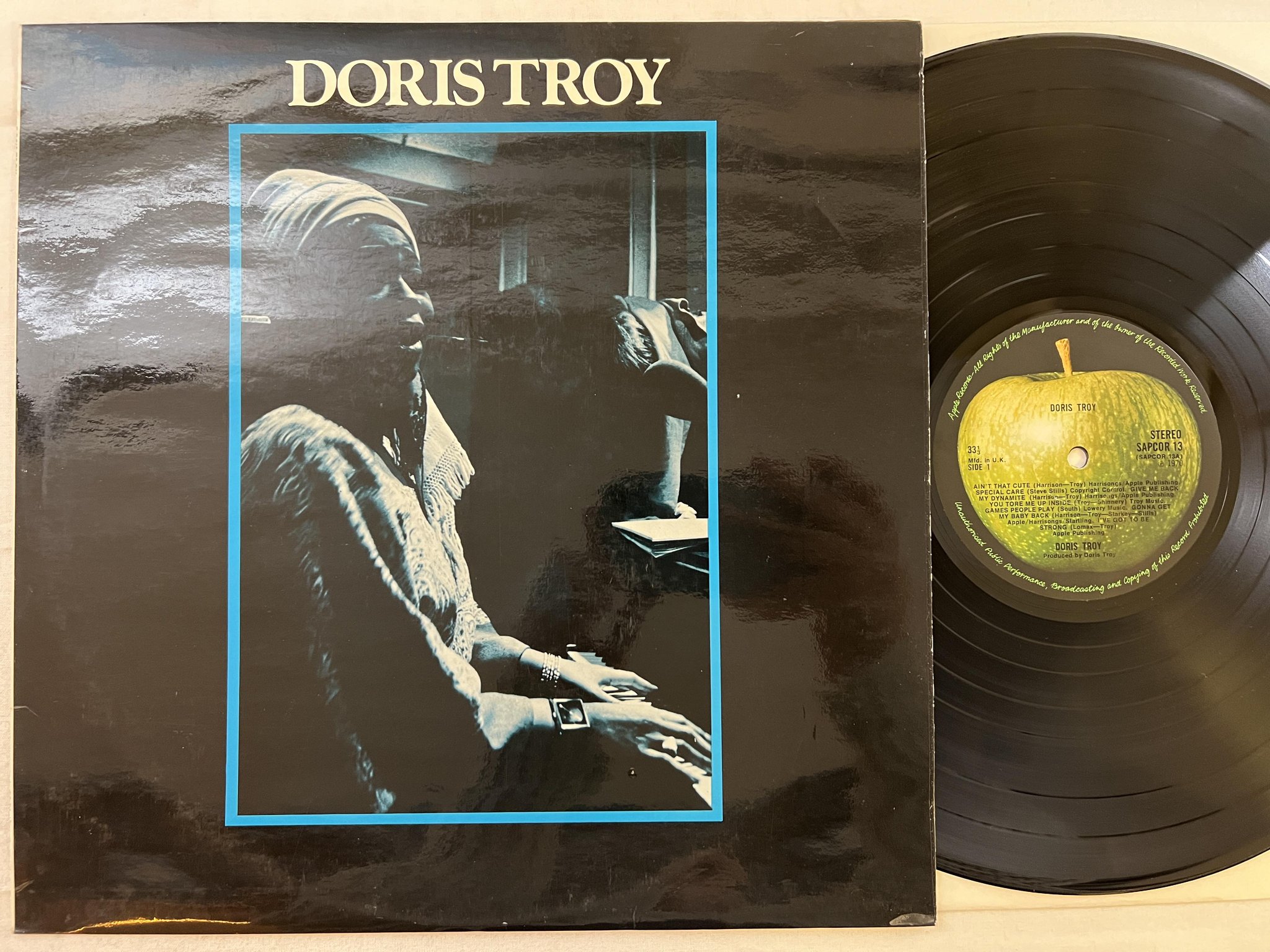 Omslagsbild för skivan DORIS TROY s/t LP -70 UK APPLE SAPCOR 13 *** Rare ***