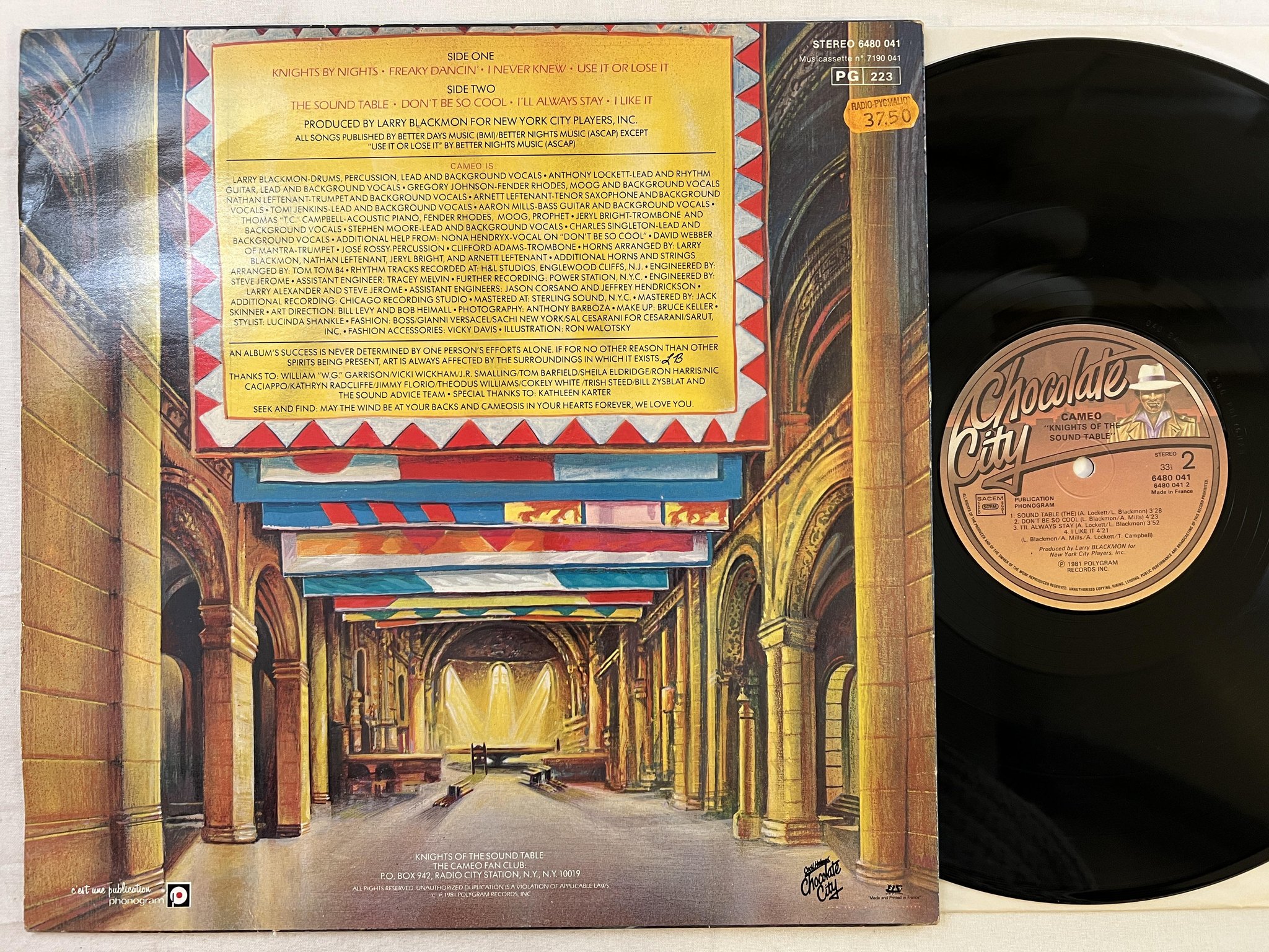 Omslagsbild för skivan CAMEO knights of the sound table LP -81 Fra CHOCOLATE CITY 6480 041