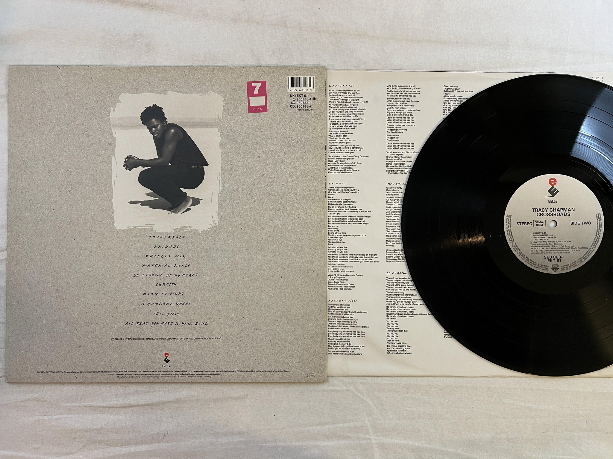 Omslagsbild för skivan TRACY CHAPMAN crossroads LP -89 Ger ELEKTRA 960888-1
