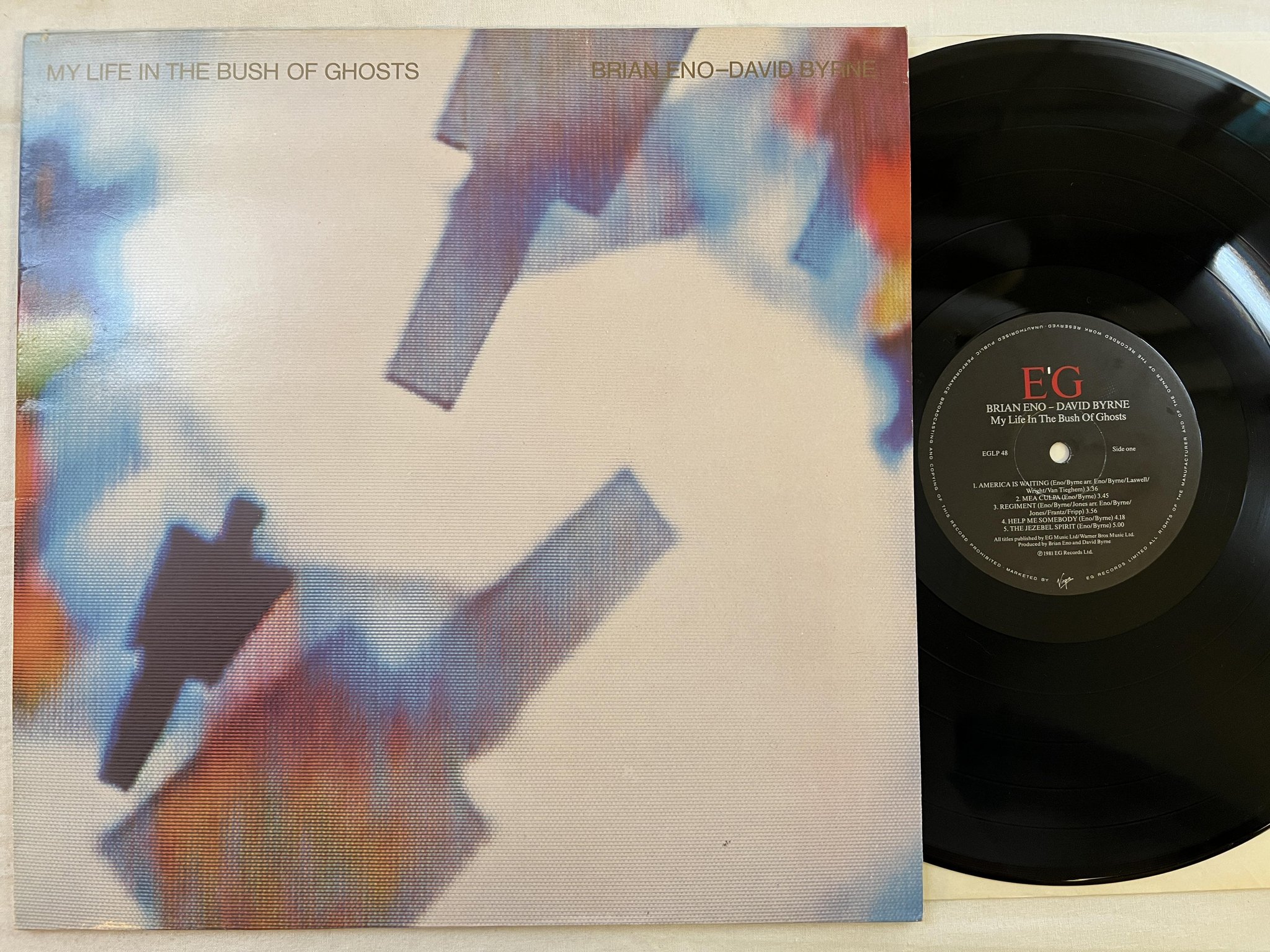 Omslagsbild för skivan BRIAN ENO - DAVID BYRNE my life in the bush of ghosts LP -81 EG EGLP 48