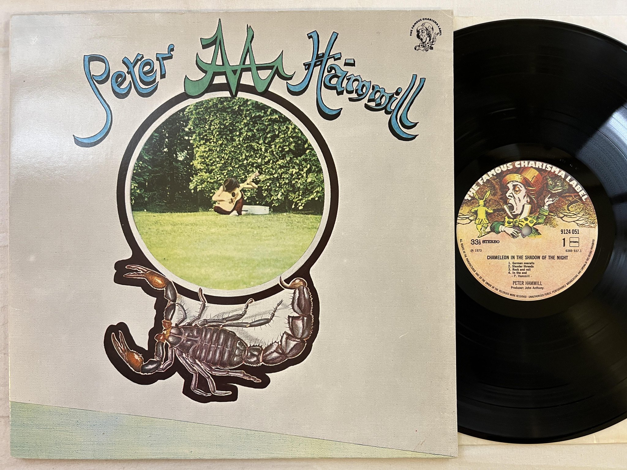 Omslagsbild för skivan PETER HAMMILL Chameleon In The Shadow Of The Night LP Hol CHARISMA 9124051