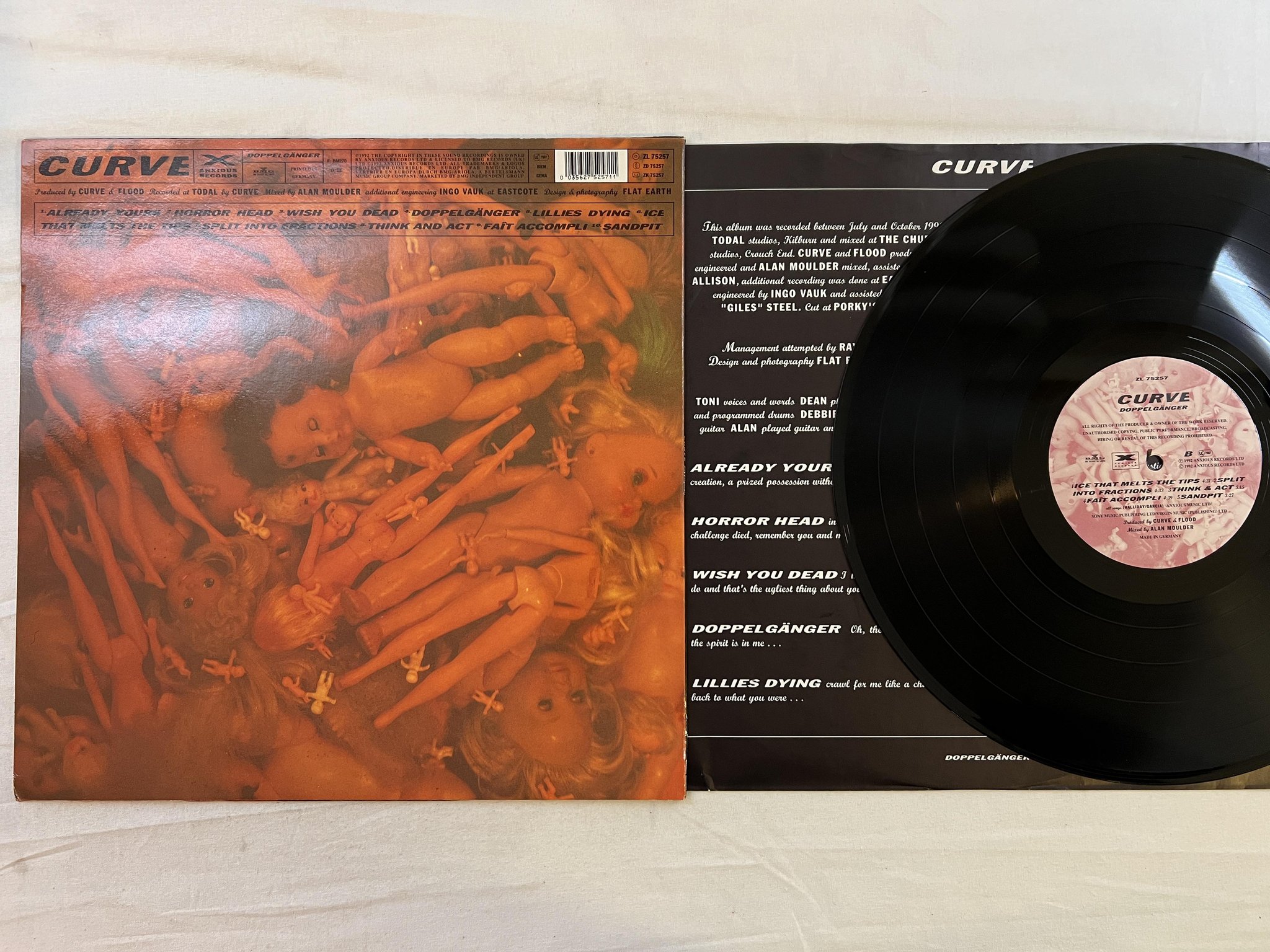 Omslagsbild för skivan CURVE Doppelgänger LP -92 ANXIOUS ZL 75257 *** INDUSTRIAL / INDIE ROCK ***