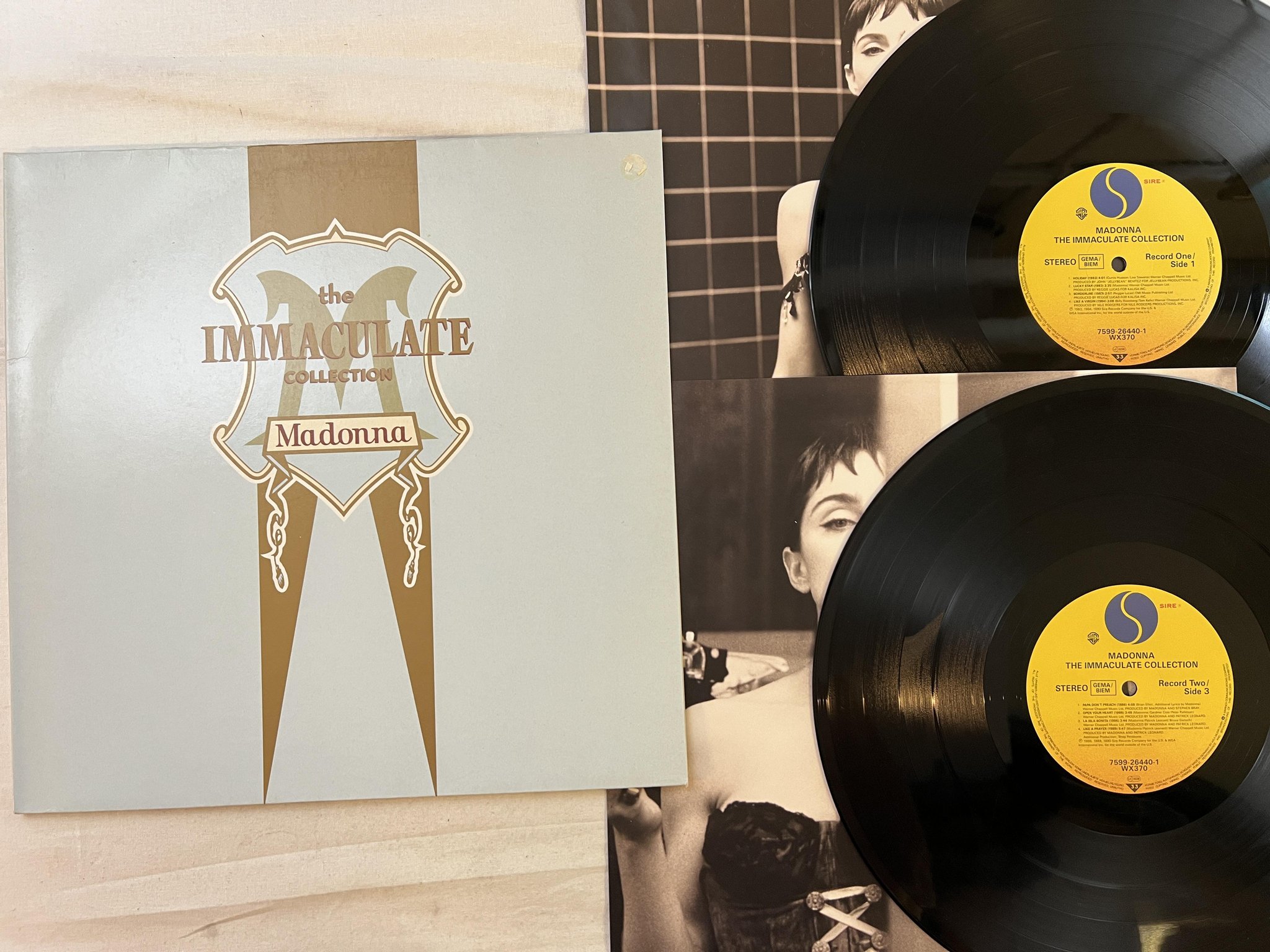 Omslagsbild för skivan MADONNA The Immaculate Collection 2xLP -90 SIRE 7599-26440-1