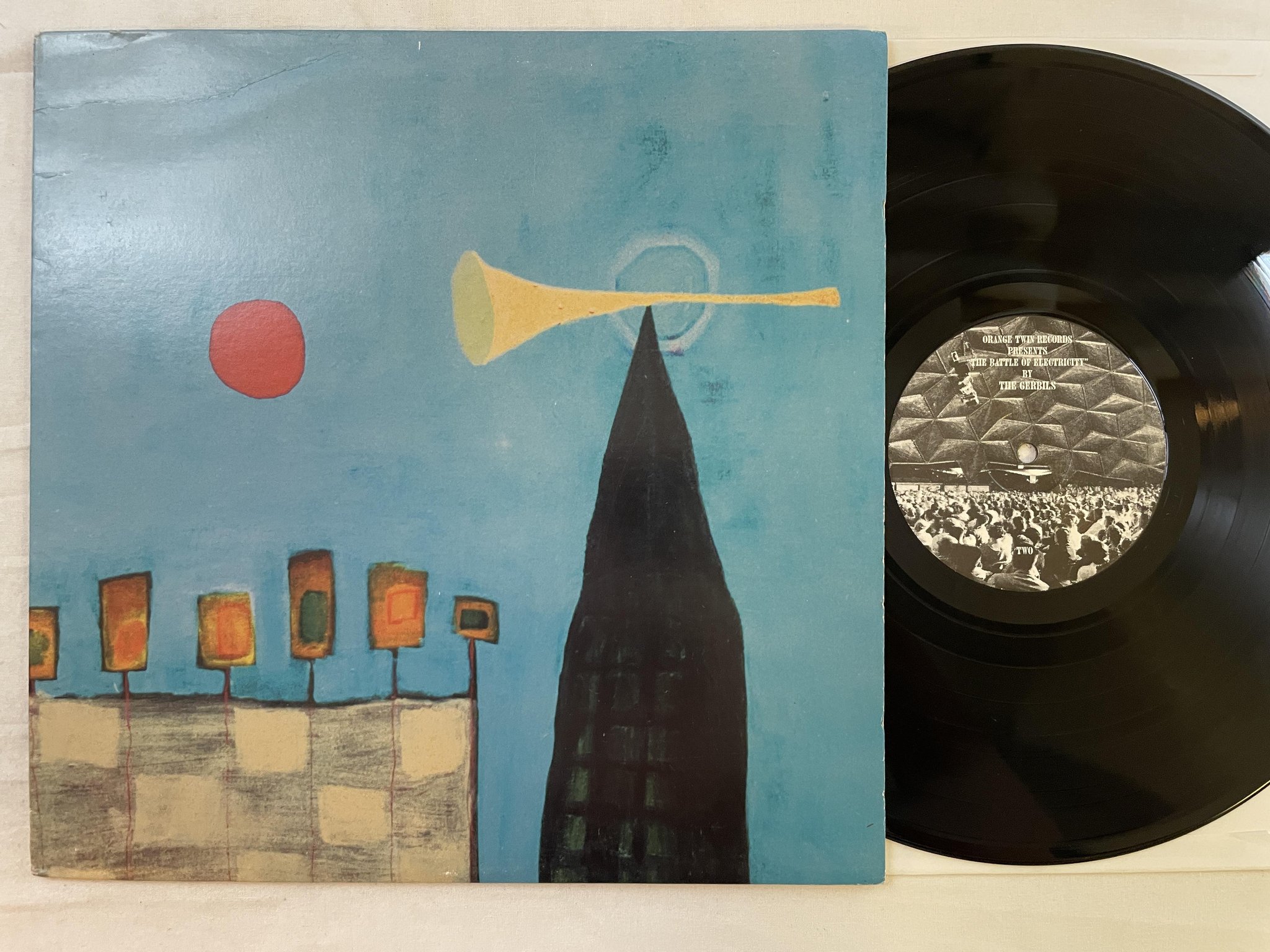 Omslagsbild för skivan THE GERBILS the battle of electricity LP 2001 US ORANGE TWIN 006