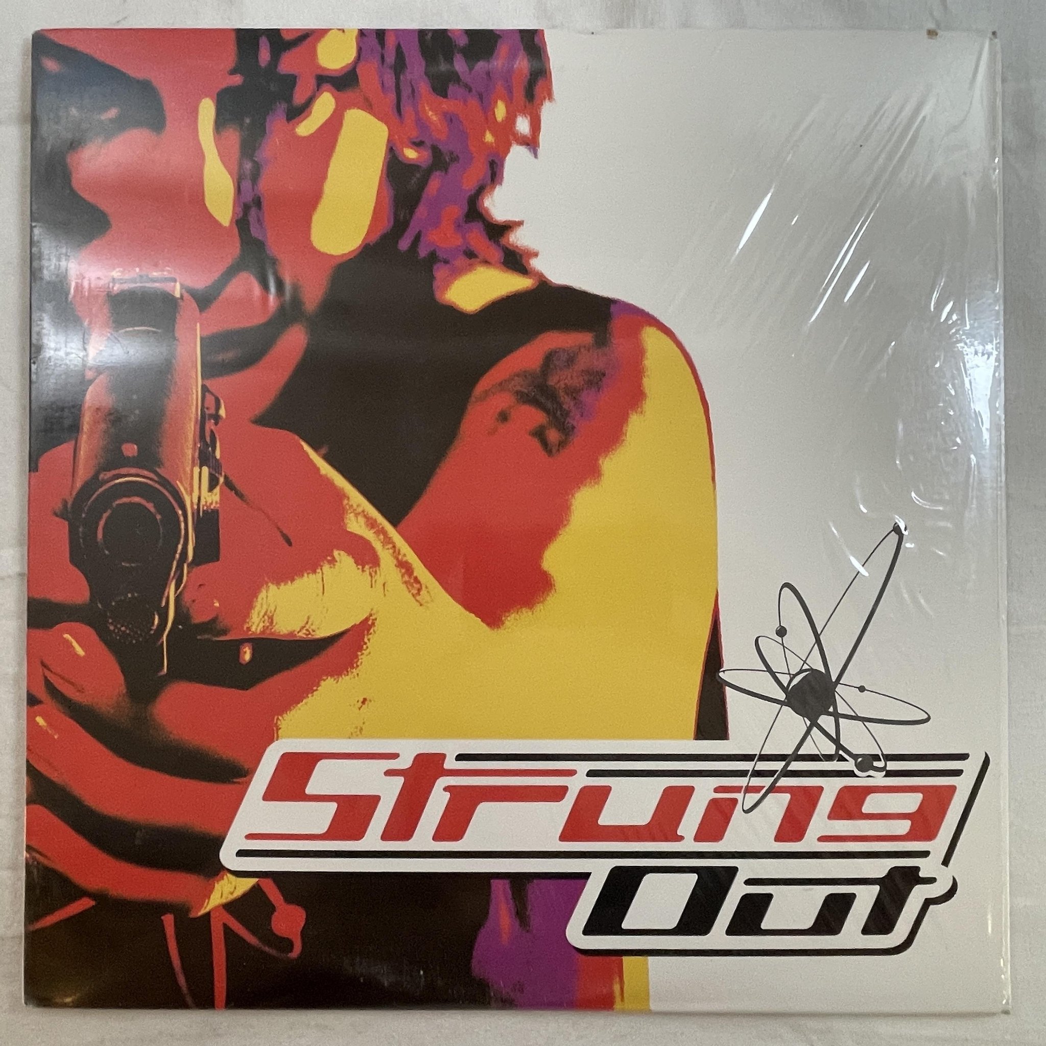 Omslagsbild för skivan STRUNG OUT An American Paradox LP 2002 US FAT WRECK CHORDS FAT633-1