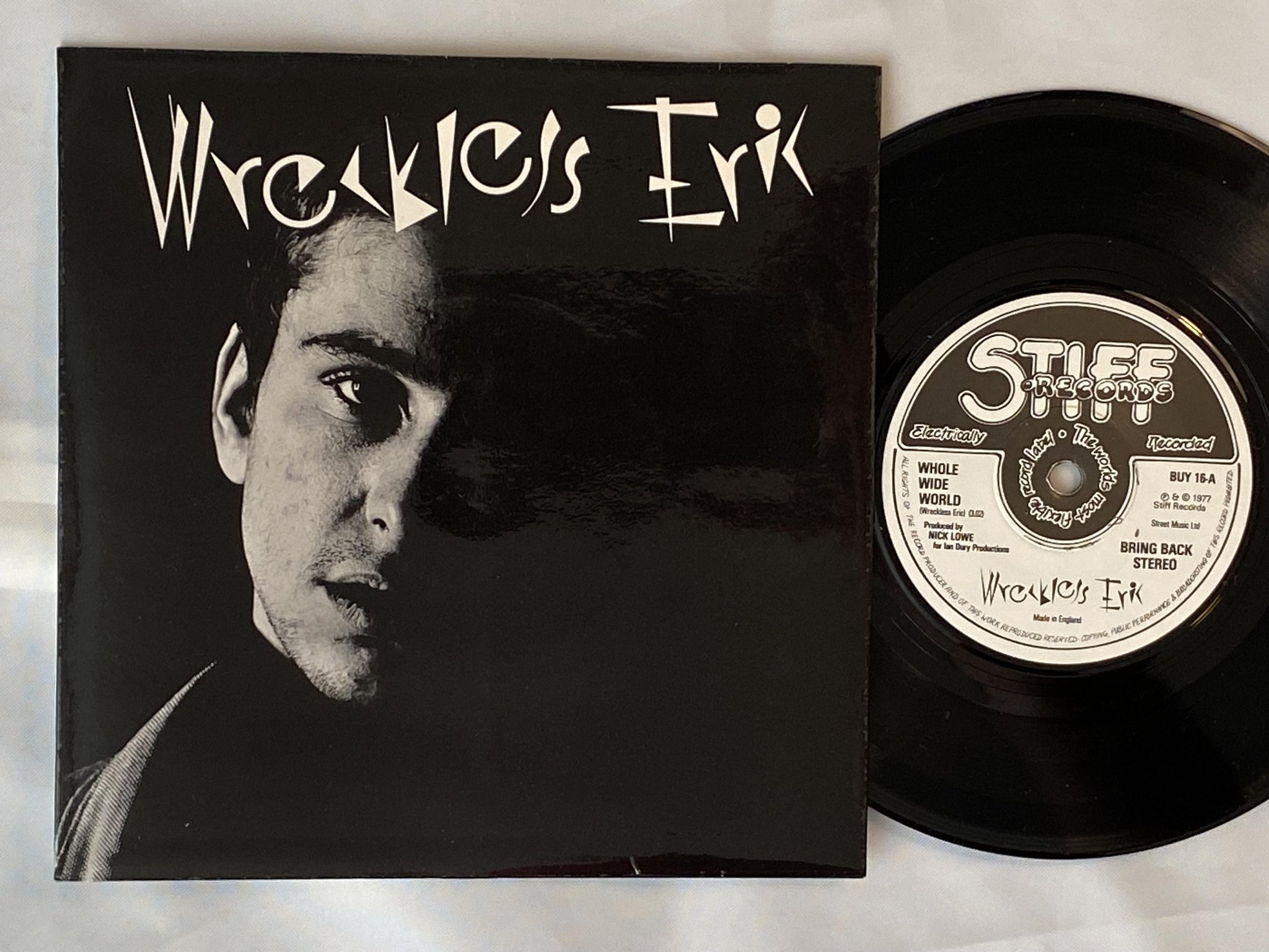 Omslagsbild för skivan WRECKLESS ERIC whole wide world 7" -77 UK STIFF BUY 16