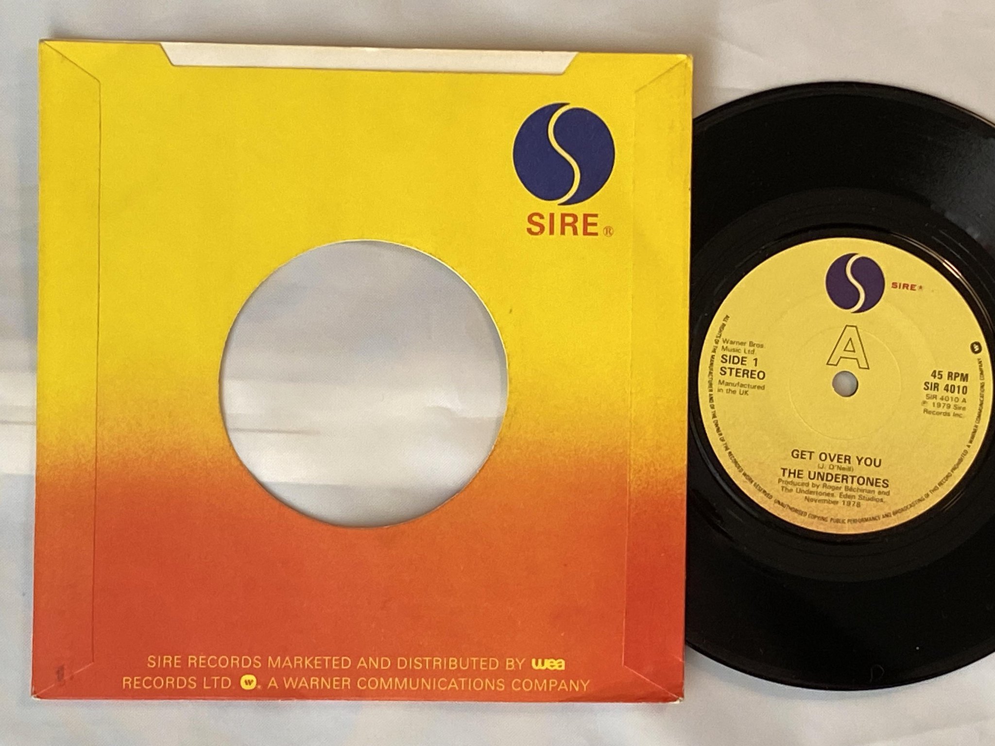 Omslagsbild för skivan THE UNDERTONES get over you 7" -79 UK SIRE SIR 4010