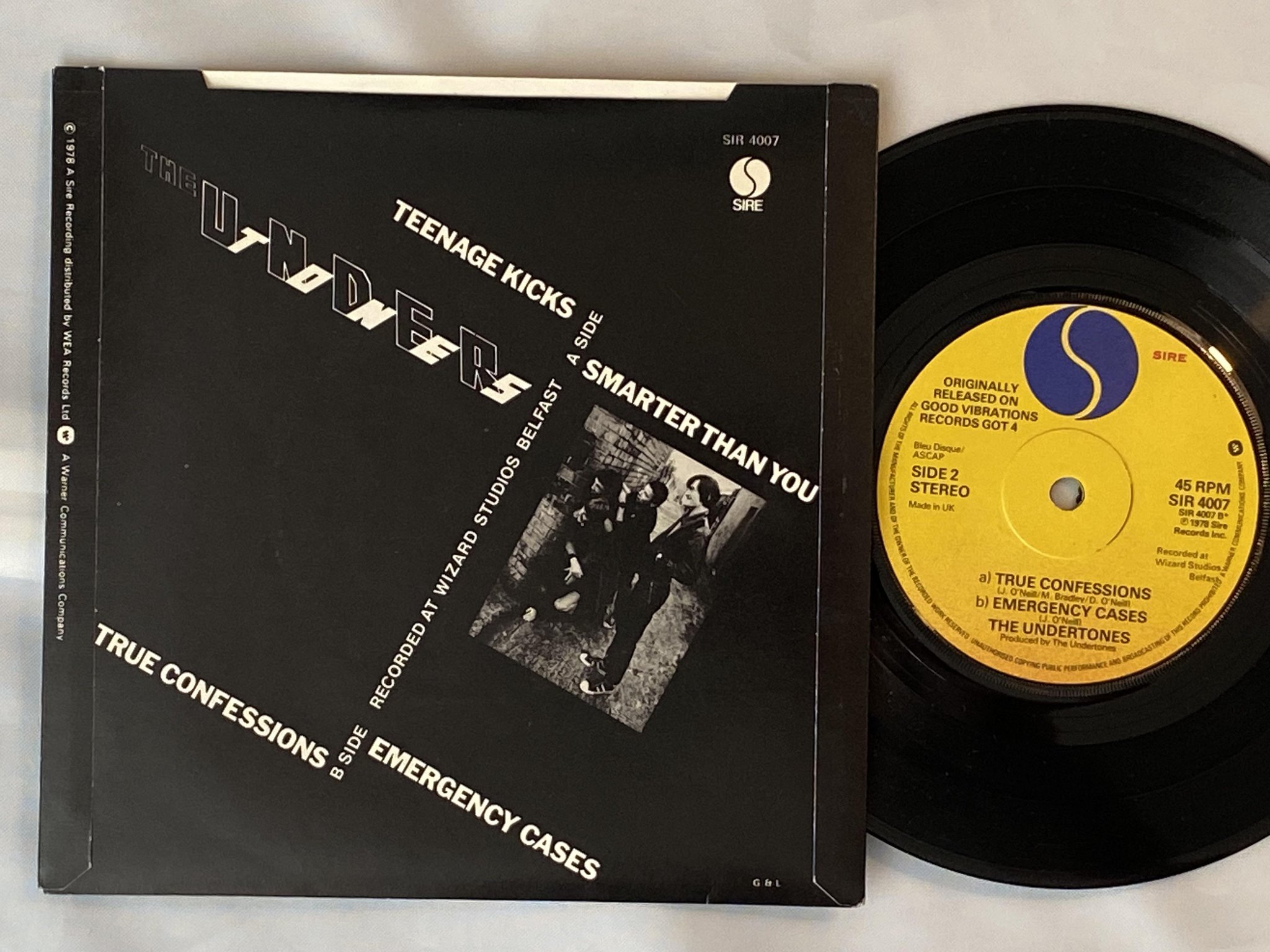 Omslagsbild för skivan THE UNDERTONES teenage kicks 7" -78 UK SIRE SIR 4007
