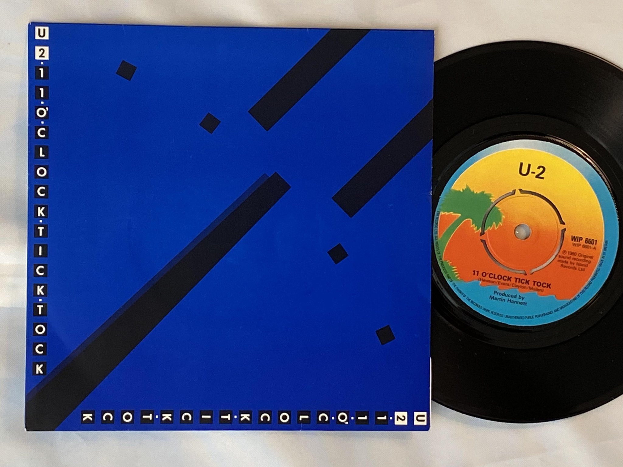 Omslagsbild för skivan U2 - 11 o'clock tick tock 7" -80 UK ISLAND WIP 6601 *** Rare stampers ***