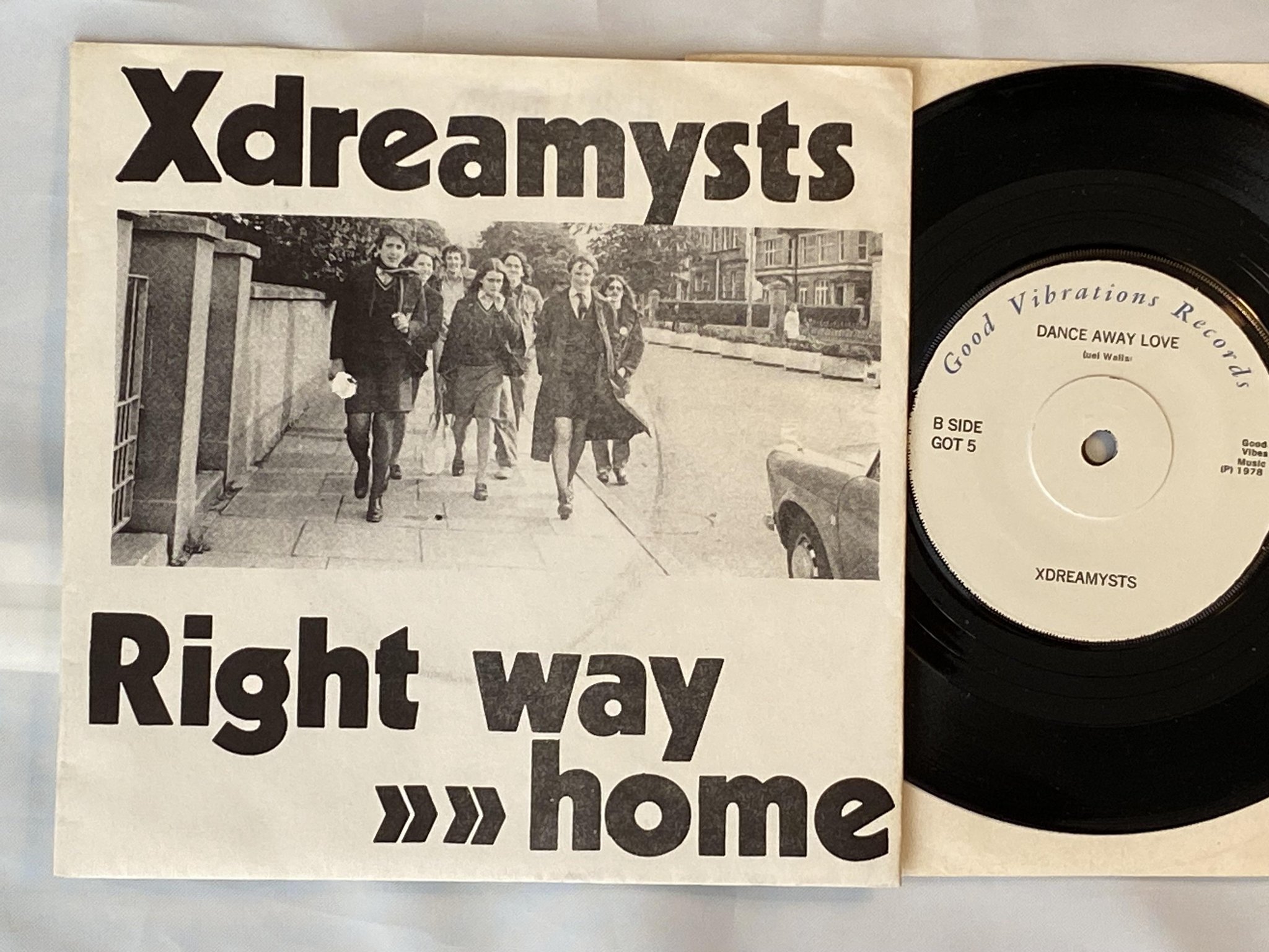 Omslagsbild för skivan XDREAMYSTS right away home 7" -78 UK GOOD VIBRATIONS GOT 5 ** RARE POWER POP **