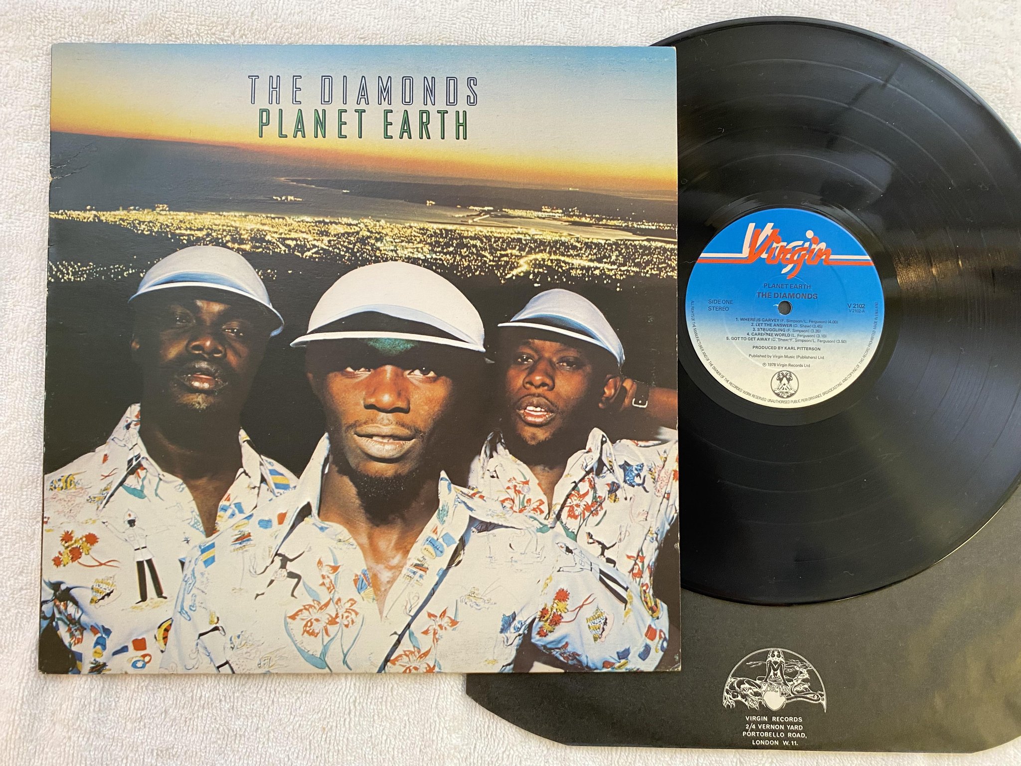 Omslagsbild för skivan THE DIAMONDS planet earth LP -78 UK VIRGIN V2102