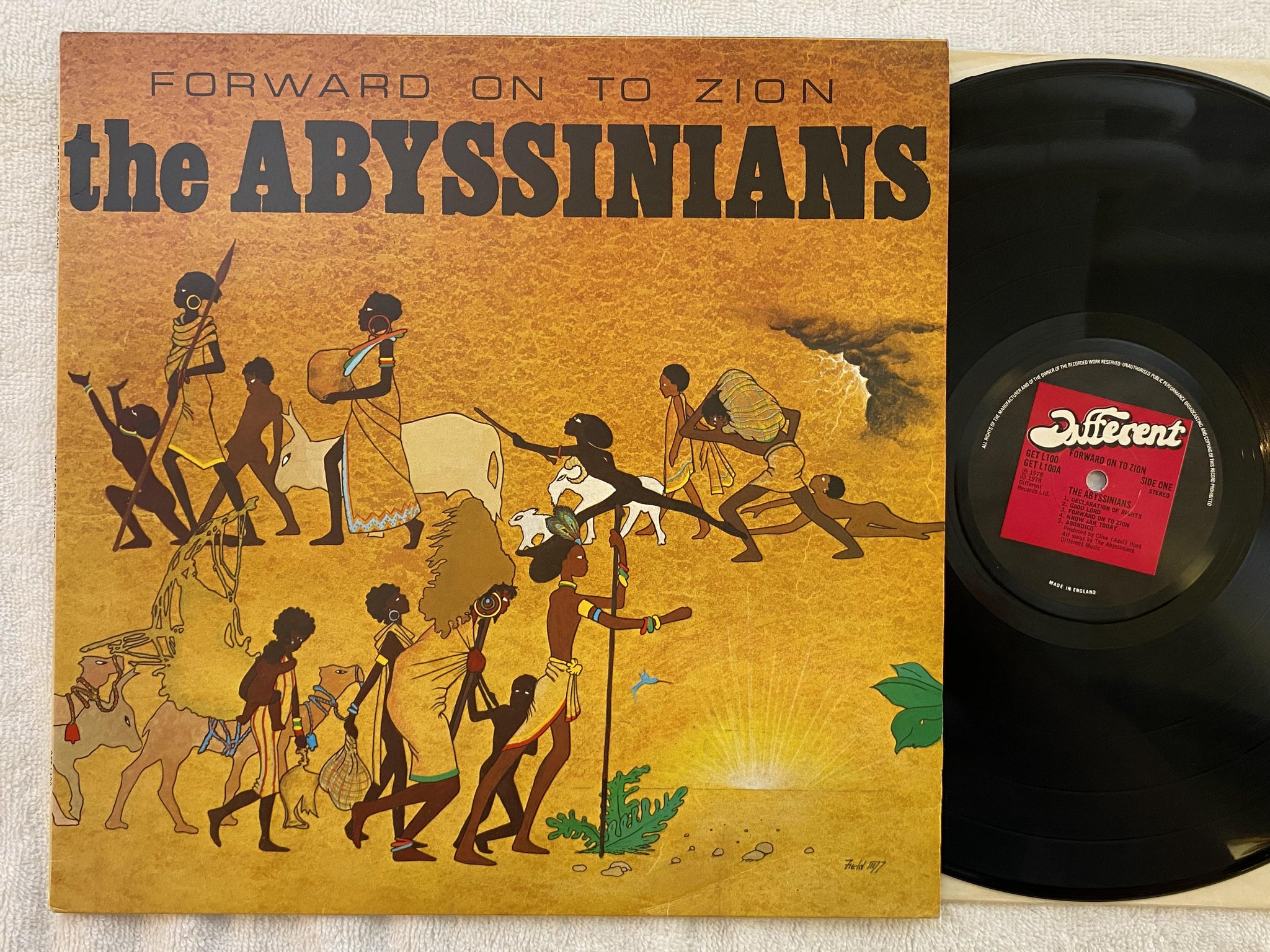 Omslagsbild för skivan THE ABYSSINIANS forward on to Zion LP -78 UK DIFFERENT GET L100