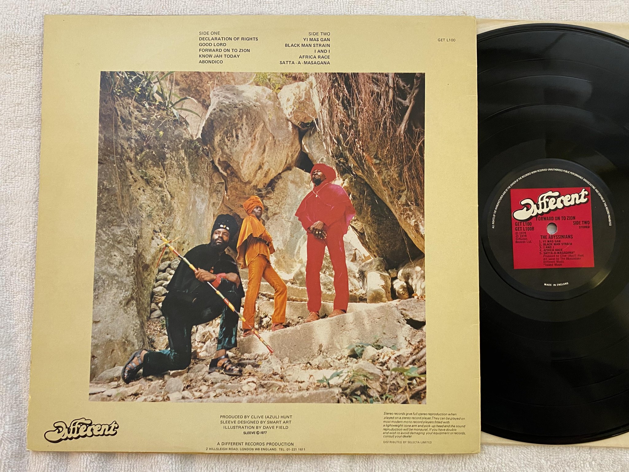 Omslagsbild för skivan THE ABYSSINIANS forward on to Zion LP -78 UK DIFFERENT GET L100