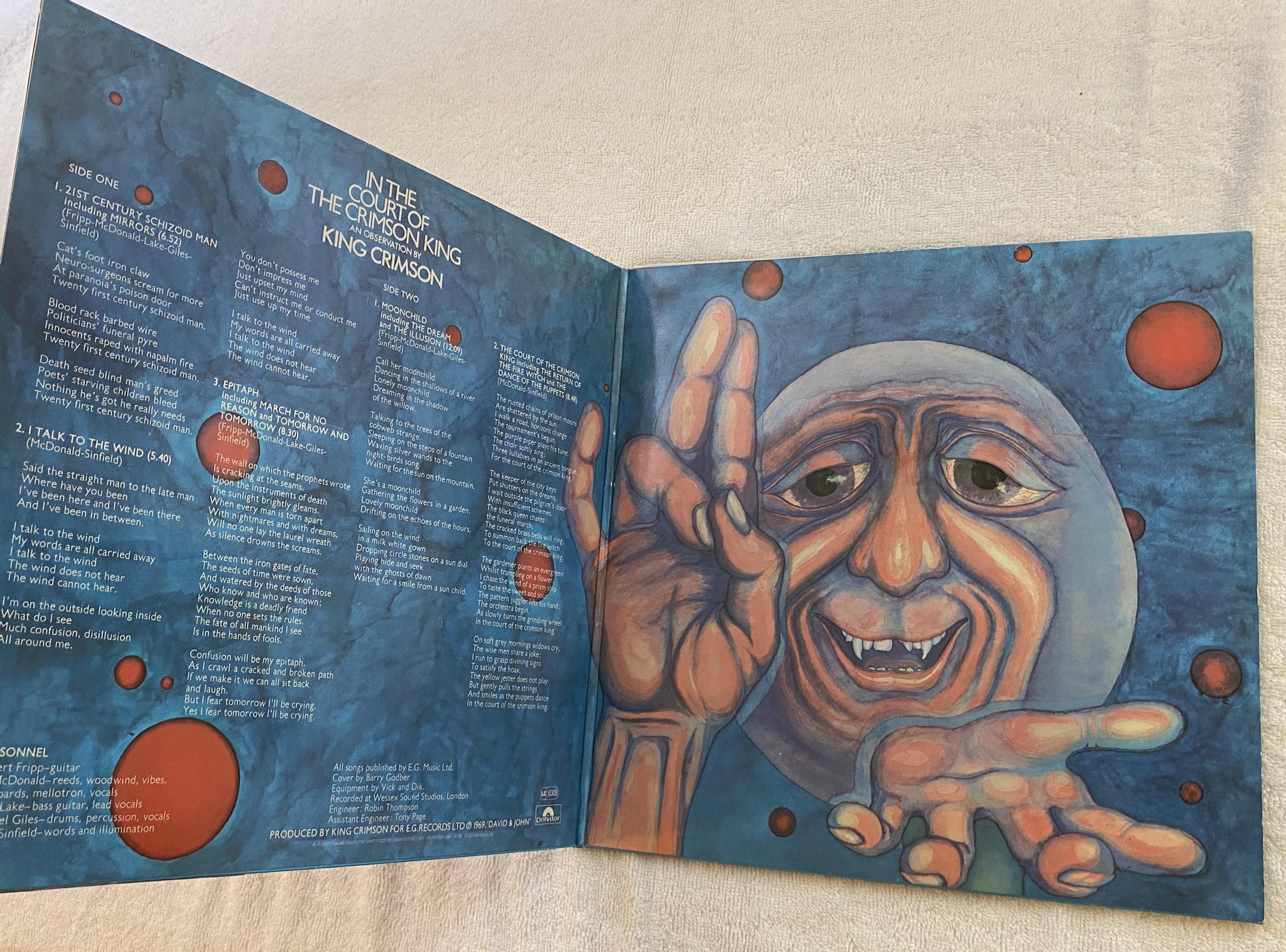 Omslagsbild för skivan KING CRIMSON in the court of LP re Ger POLYDOR 2344093