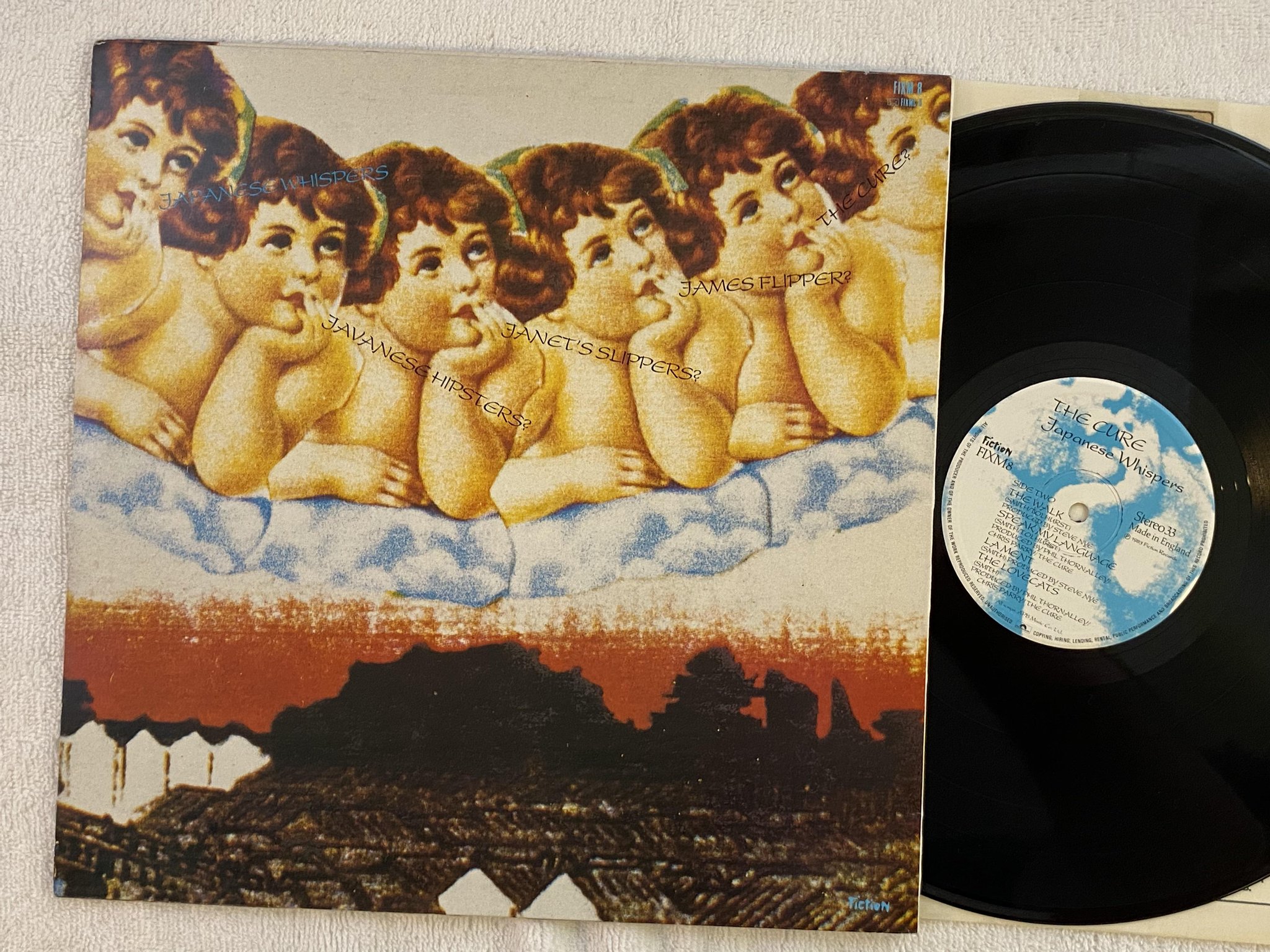 Omslagsbild för skivan THE CURE japanese whispers LP -83 UK FICTION FIXM8