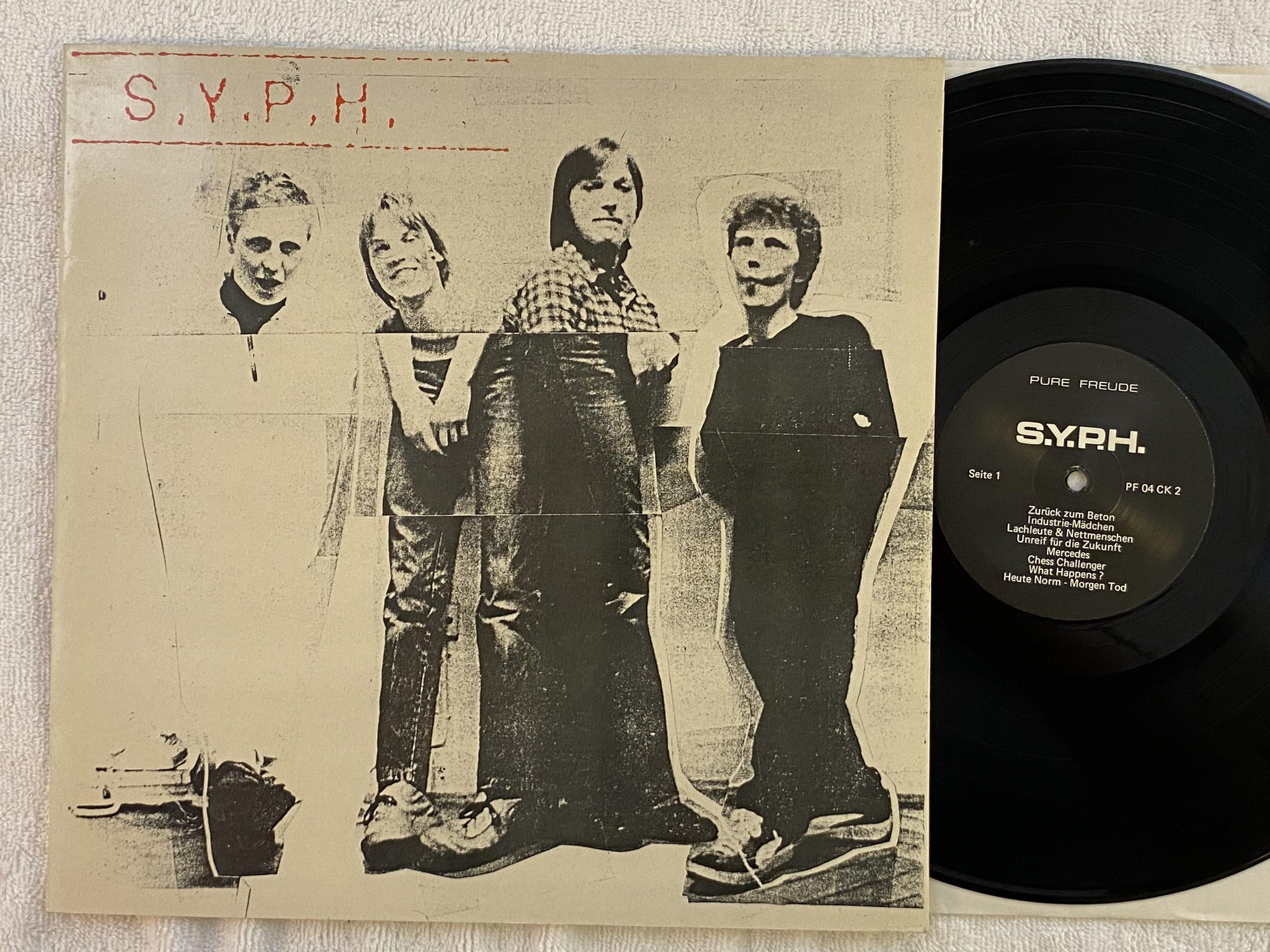 Omslagsbild för skivan S.Y.P.H. s/t LP -80 Ger PURE FREUDE PF 04 CK 2 *** red lettering ***