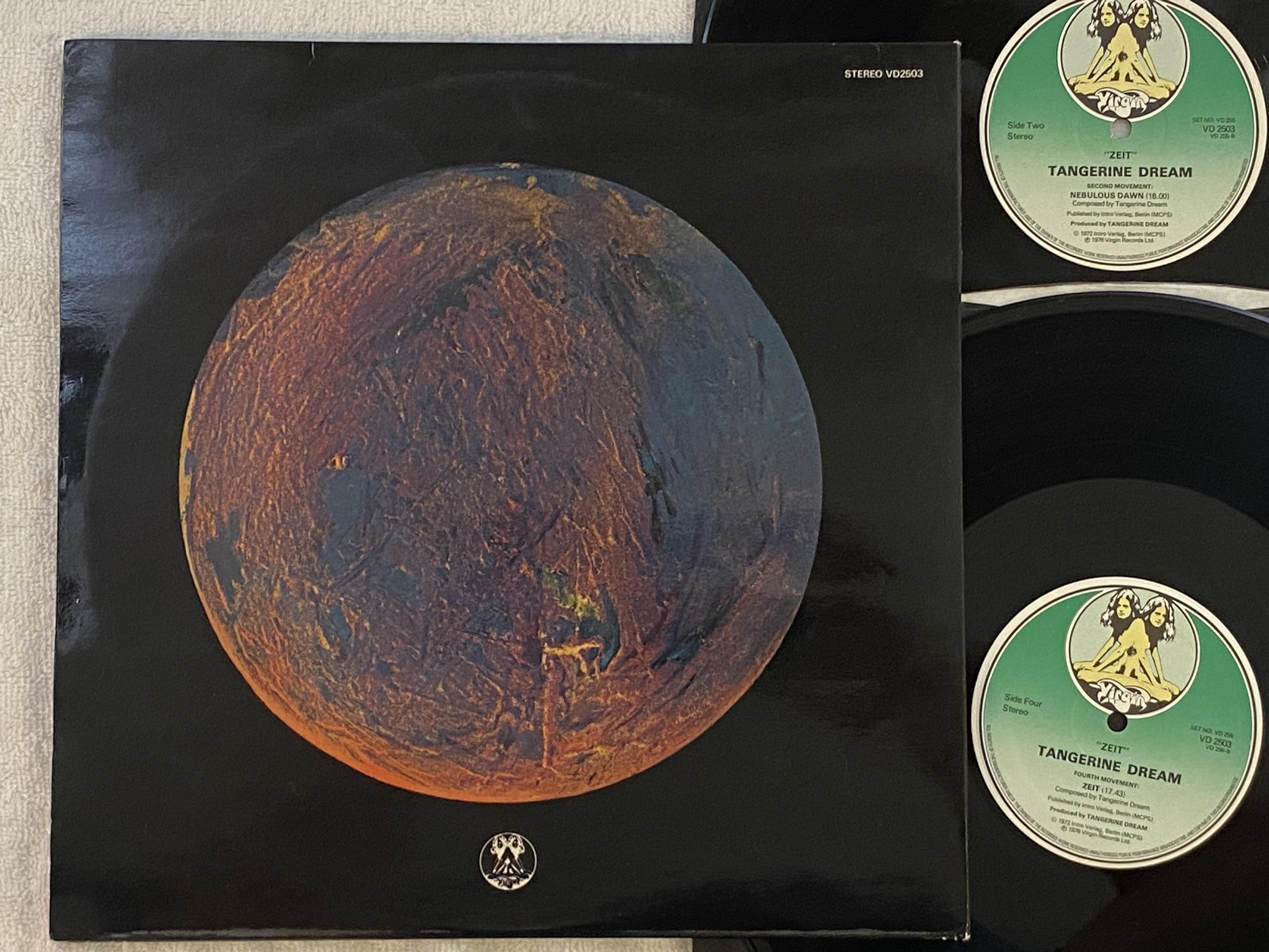 Omslagsbild för skivan TANGERINE DREAM zeit 2xLP -76 UK VIRGIN VD 2503