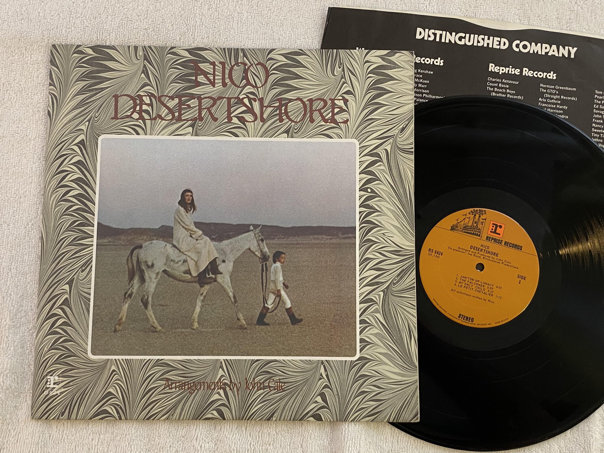 Omslagsbild för skivan NICO Desertshore LP -70 US REPRISE RS 6424 *** AVANTGARDE ***