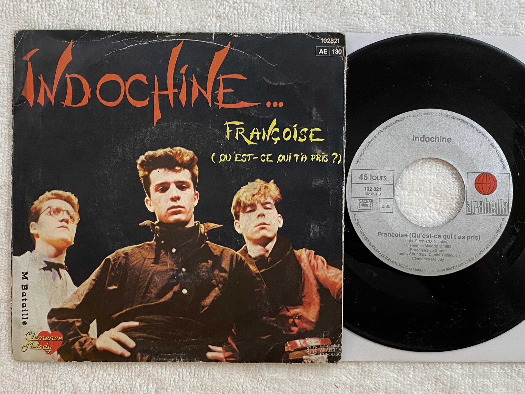 Omslagsbild för skivan INDOCHINE Dizzidence Politik 7" -82 Fra ARABELLA 102 821 ** R A R E **