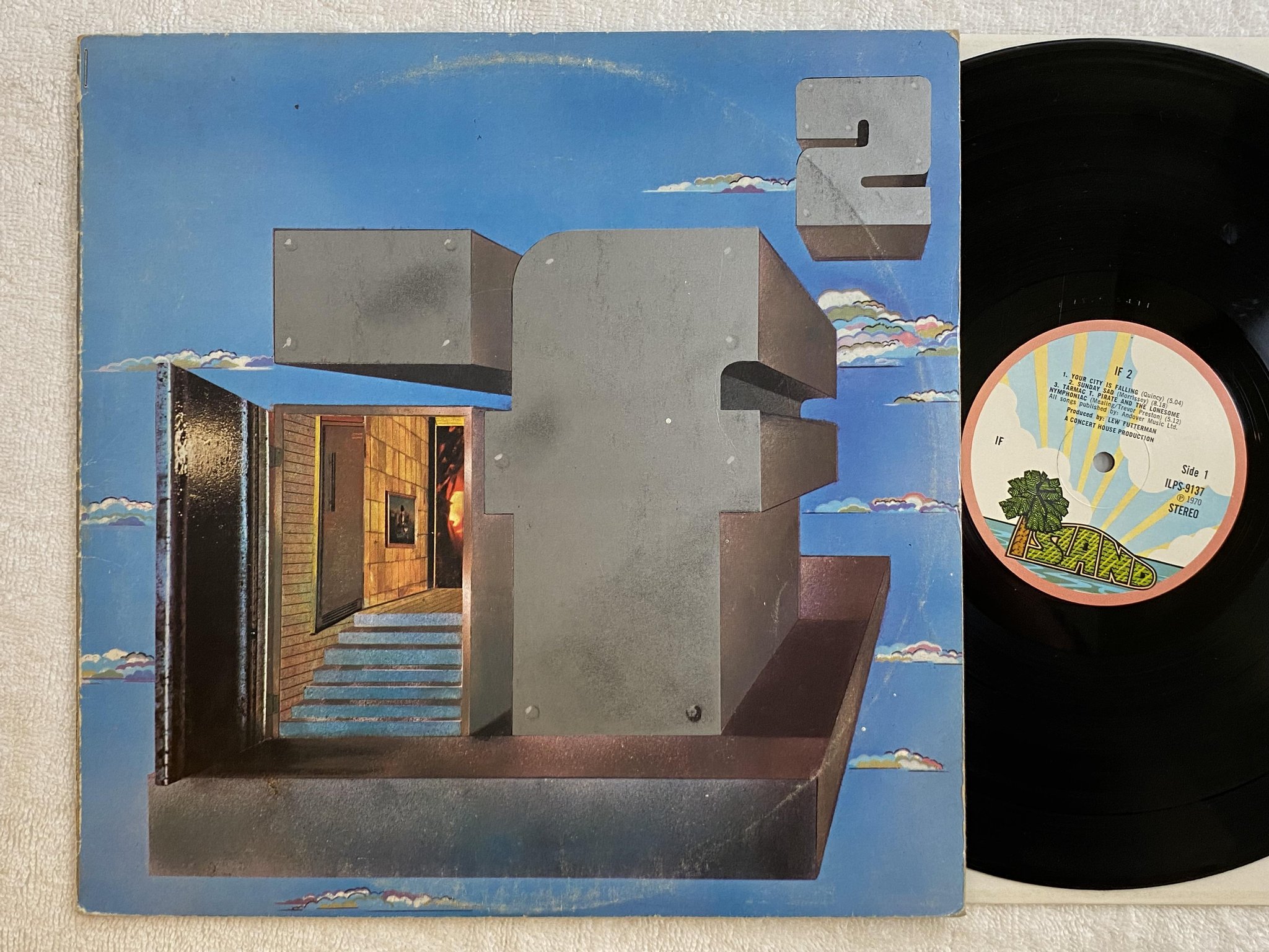 Omslagsbild för skivan IF 2 LP -70 UK ISLAND ILPS 9137