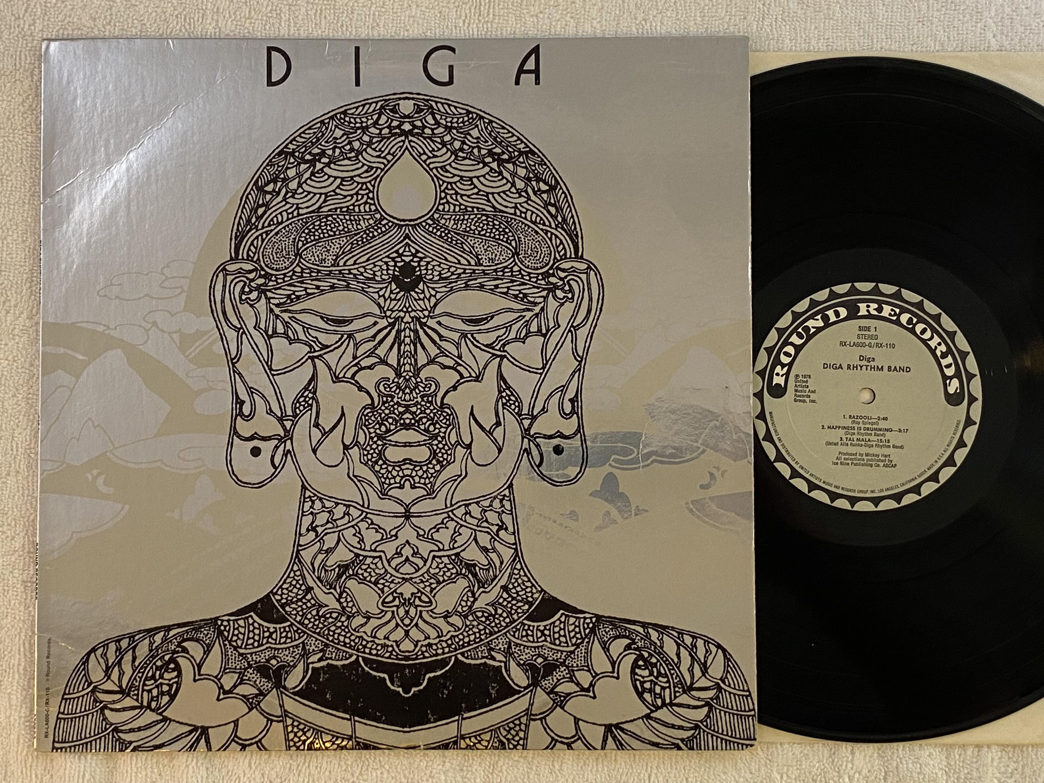 Omslagsbild för skivan DIGA RHYTHM BAND diga LP -76 US ROUND RX LA600-G