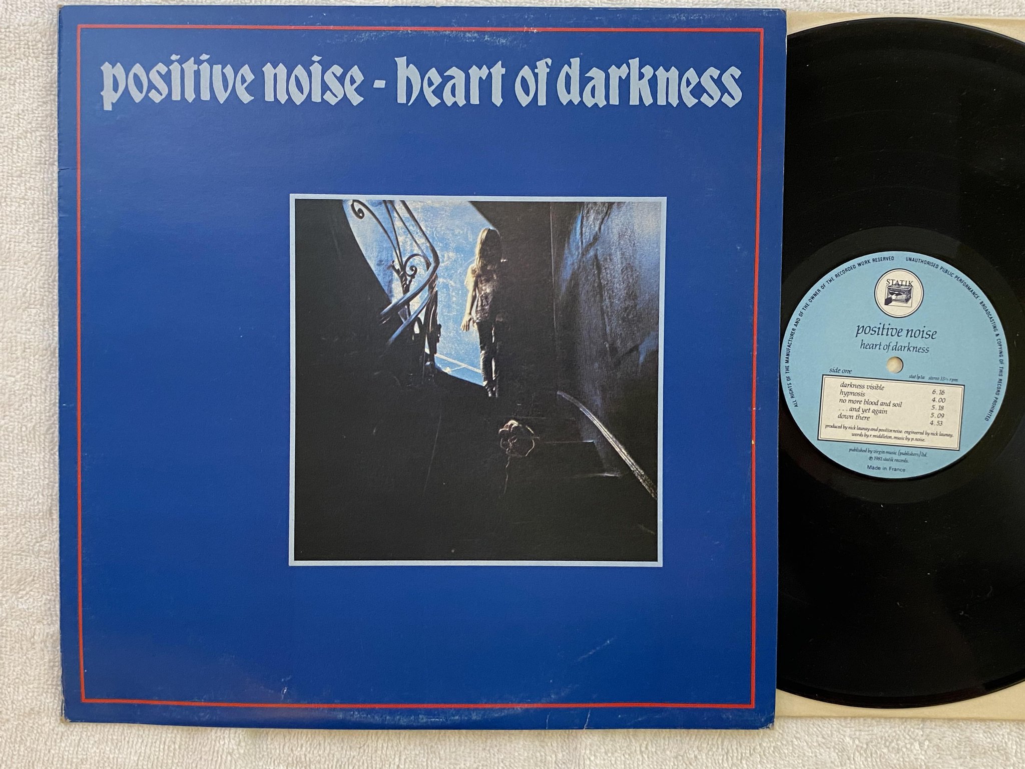 Omslagsbild för skivan POSITIVE NOISE heart of darkness LP -81 STATIK stat lp1 *** new wave ***
