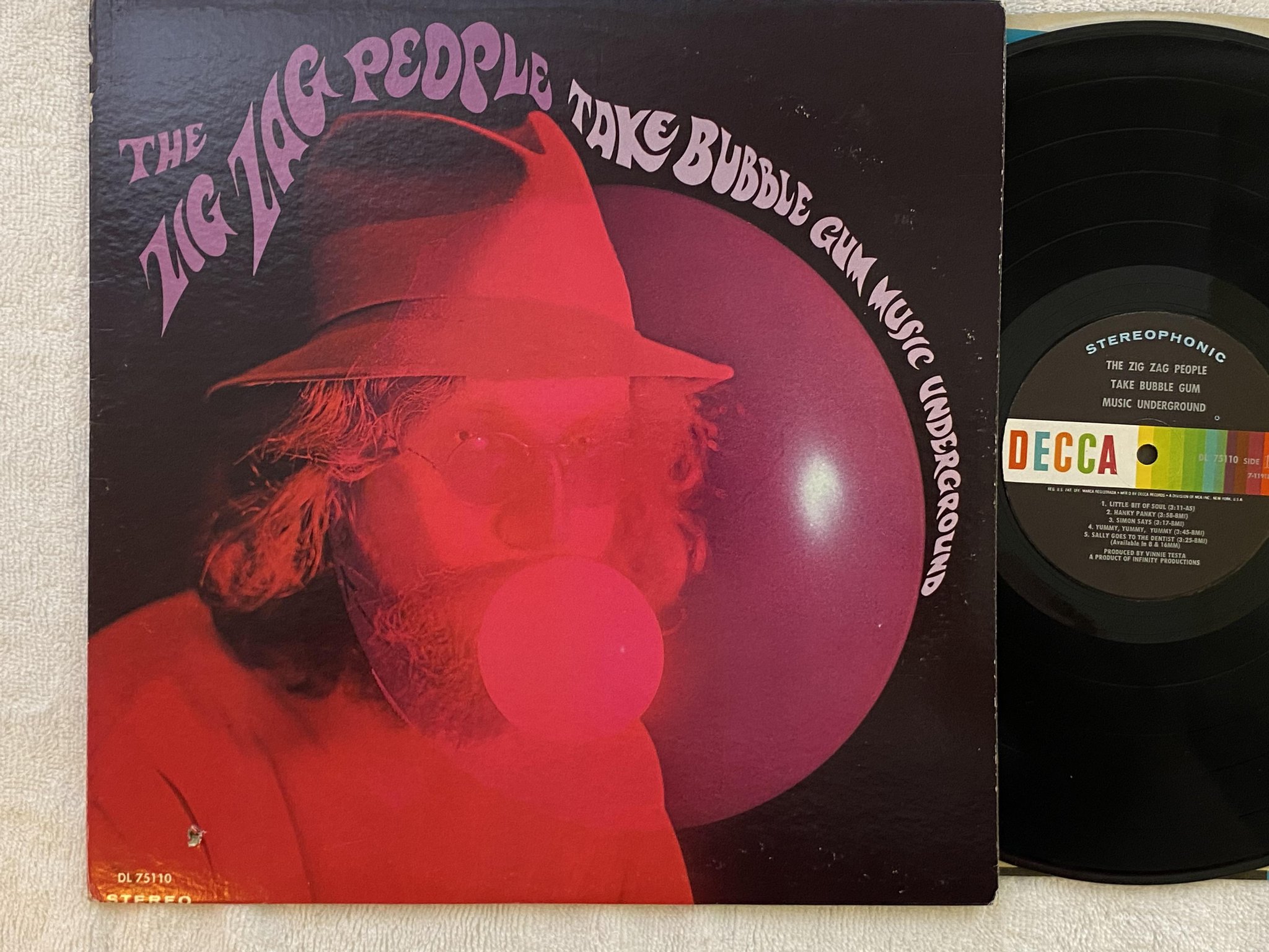 Omslagsbild för skivan THE ZIG ZAG PEOPLE take bubble gum music underground LP -69 US DECCA DL 75110