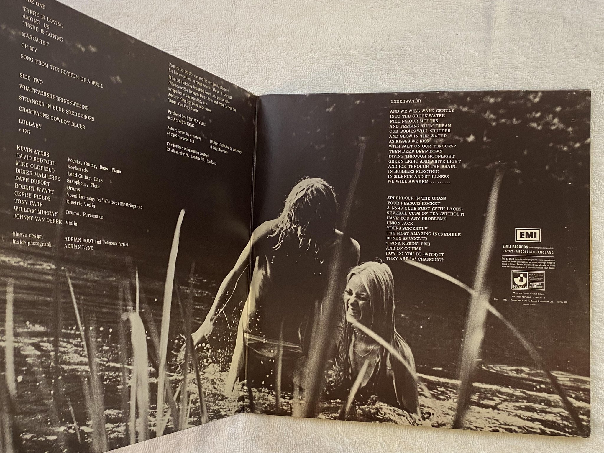 Omslagsbild för skivan KEVIN AYERS Whatevershebringswesing LP -72 UK HARVEST SHVL 800