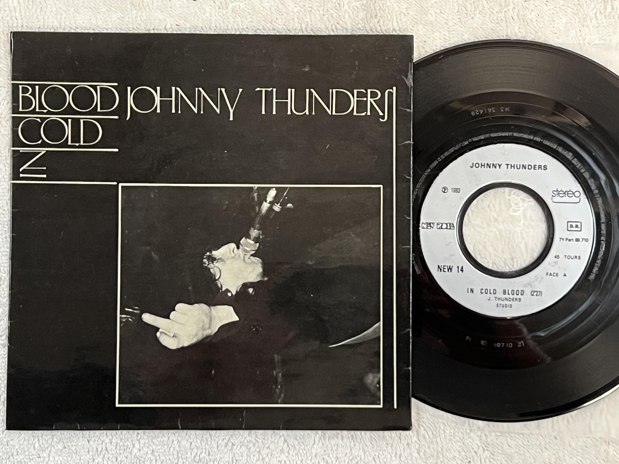 Omslagsbild för skivan JOHNNY THUNDERS in cold blood 7" -83 Fra NEW ROSE NEW 14