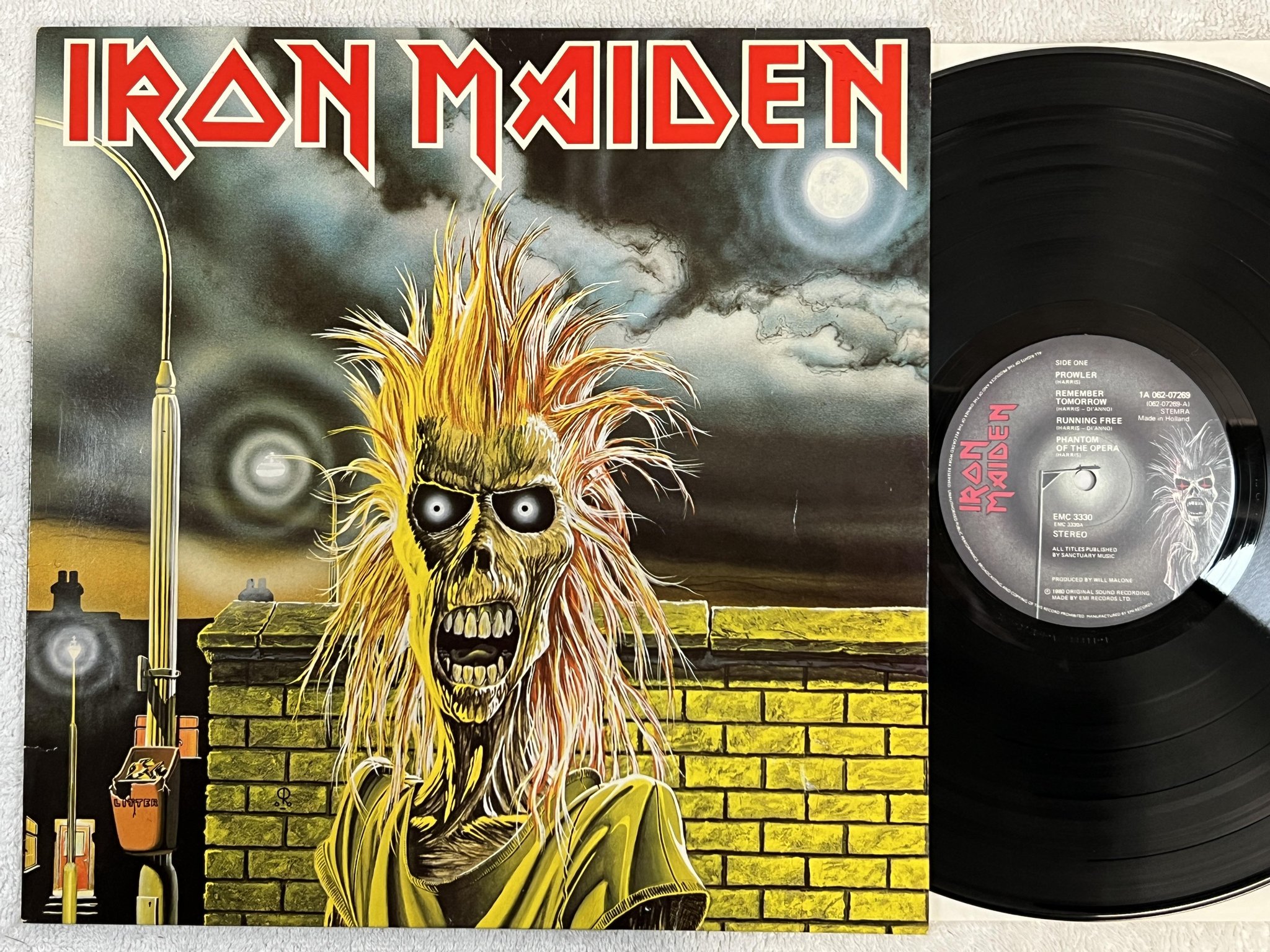 Omslagsbild för skivan IRON MAIDEN s/t LP -80 EMI 1A 062-07269