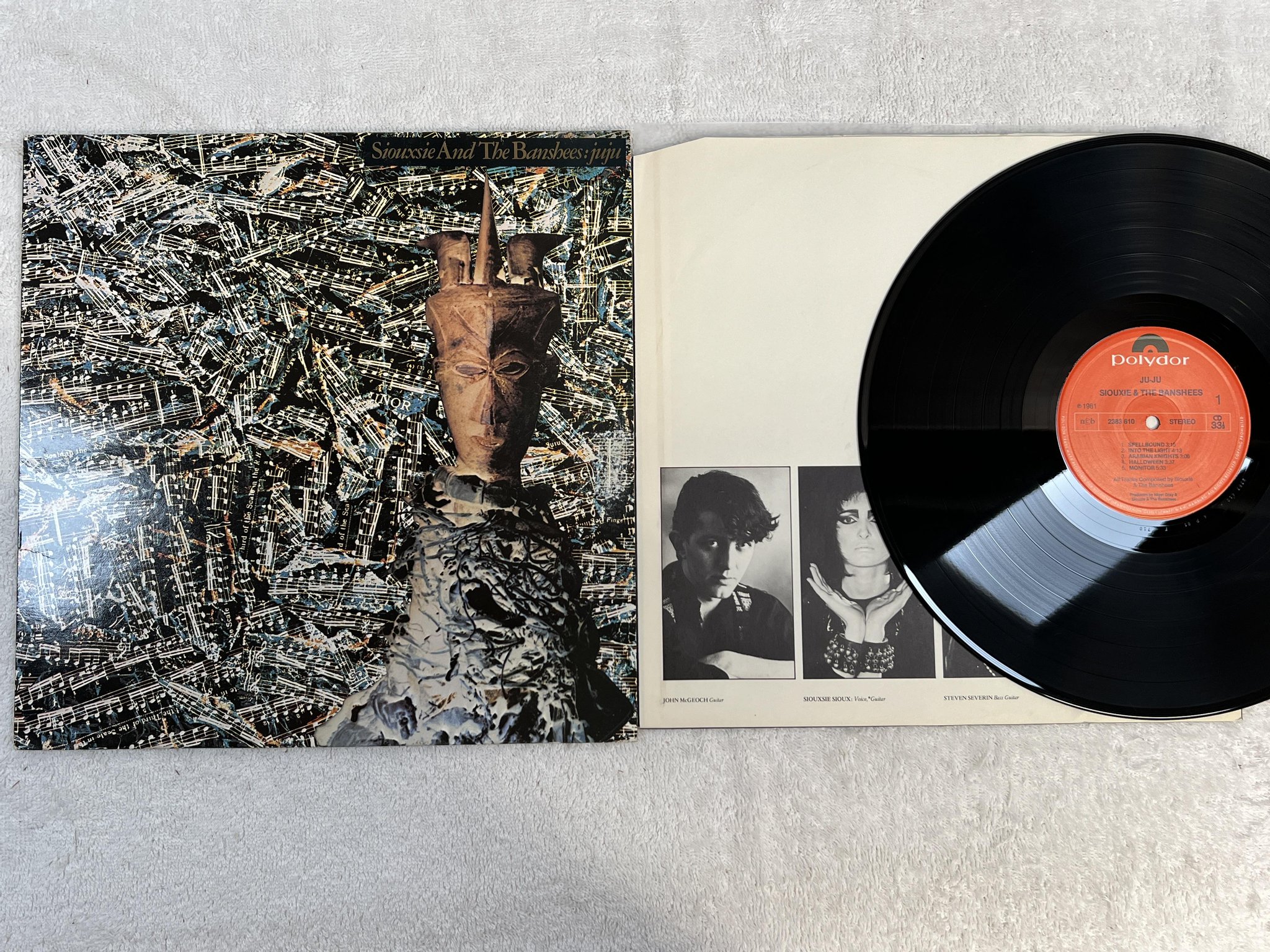 Omslagsbild för skivan SIOUXSIE AND THE BANSHEES ju-ju LP -81 ncb POLYDOR 2383610