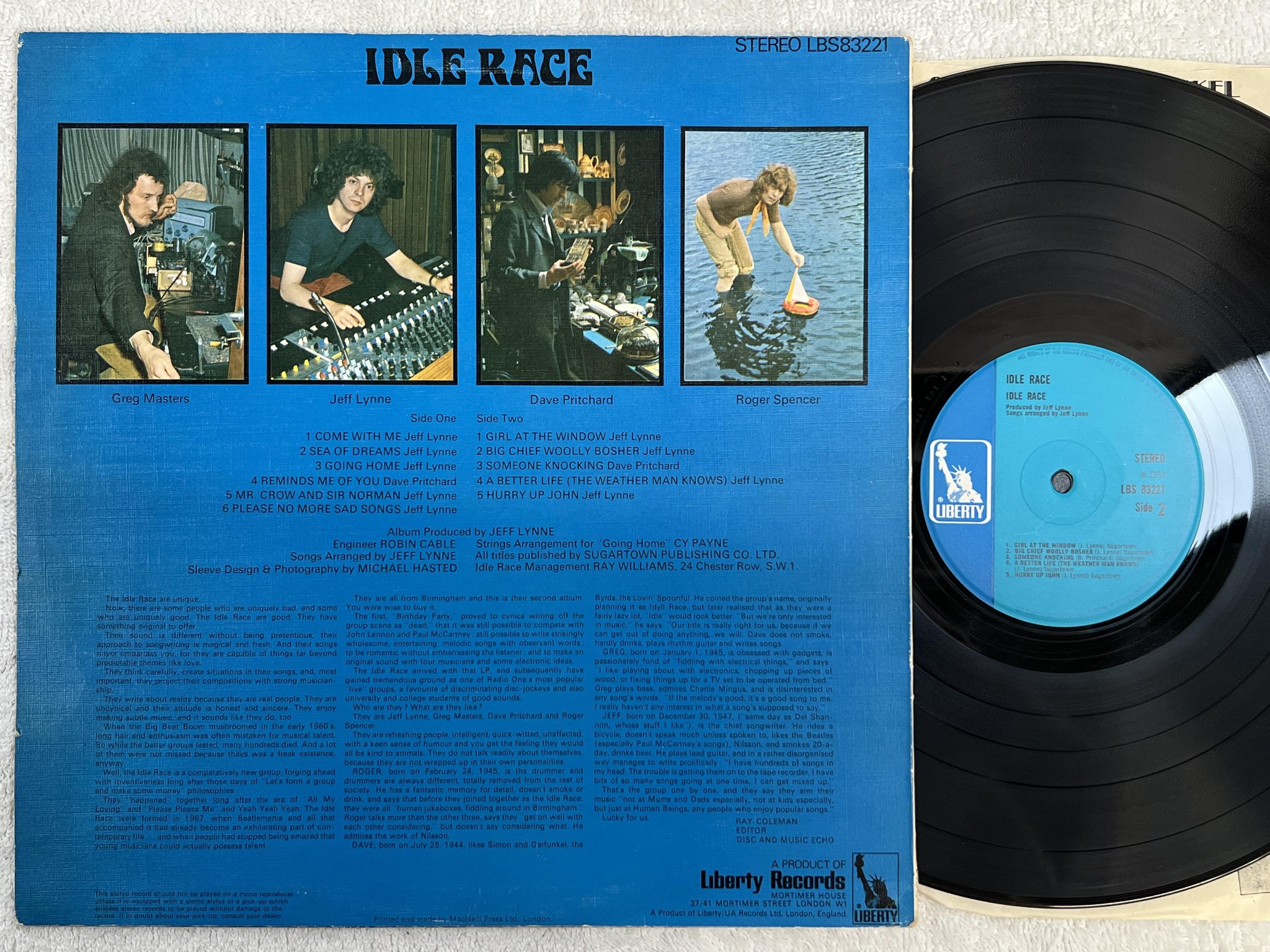 Omslagsbild för skivan IDLE RACE s/t LP -69 UK LIBERTY LBS 83221